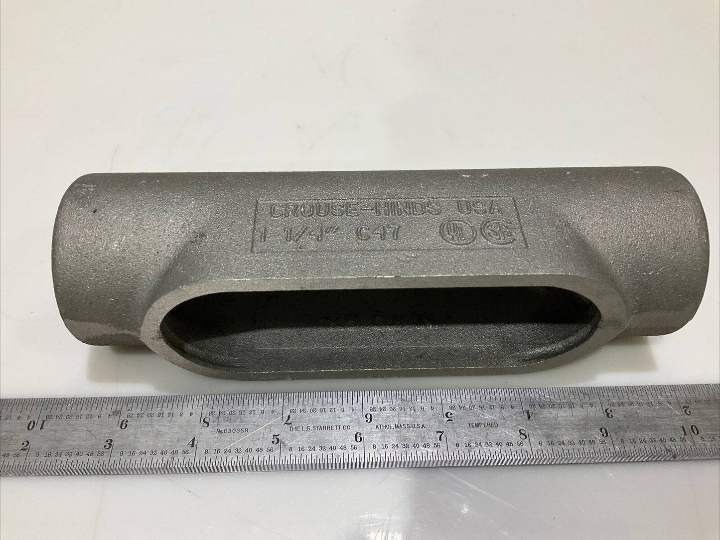 COOPER CROUSE HINDS C47 SA CONDULET CONDUIT OUTLET BODY 1 1/4” 678 LOT OF 2