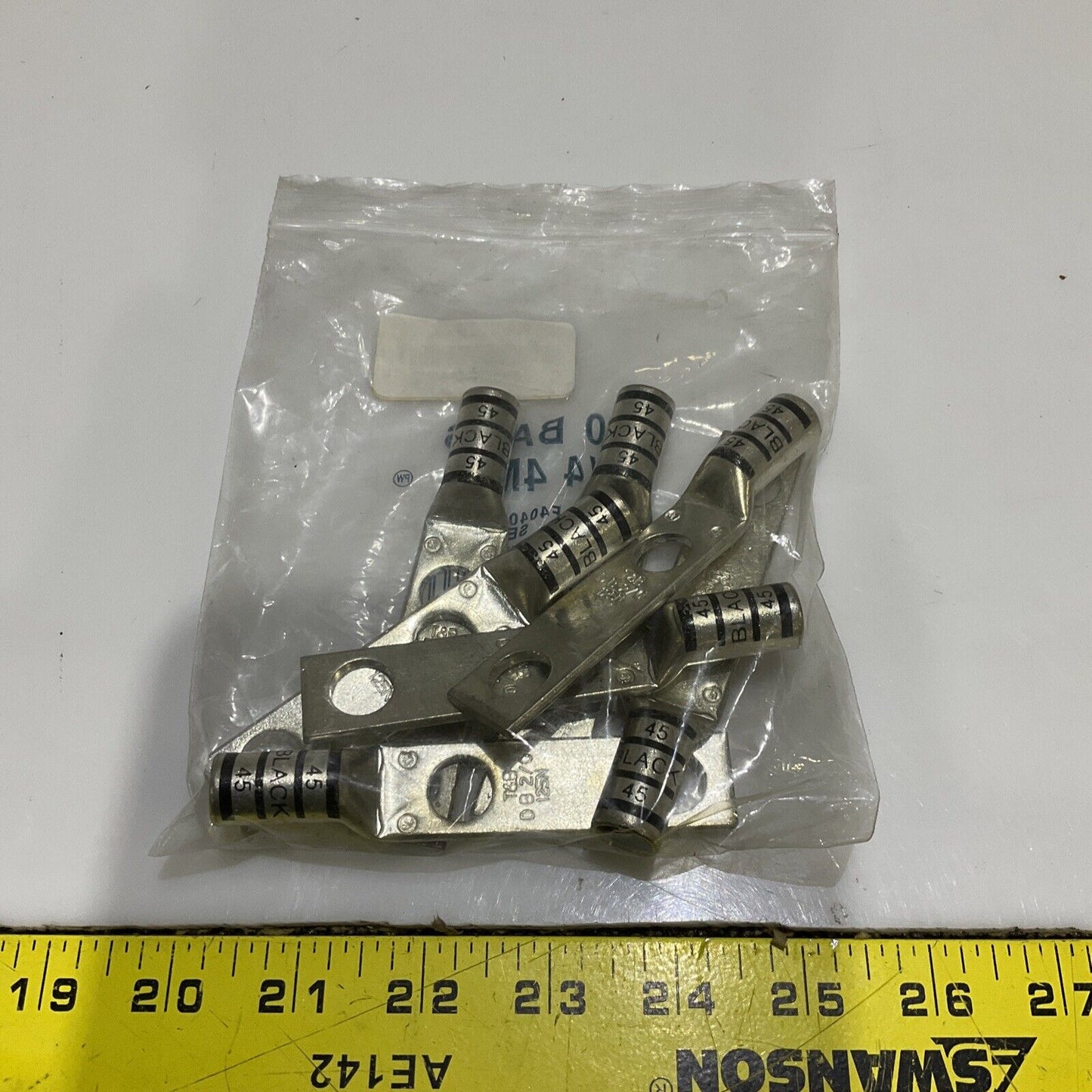 THOMAS & BETTS DB2/0 125N 2 HOLE LUGS 678 LOT OF 7
