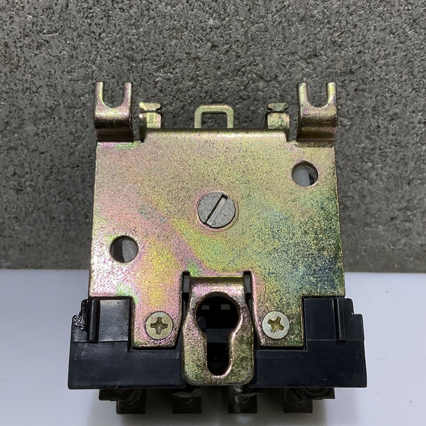 STRUHERS-DUNN PM-17AY-240 RELAY 240VAC 50/60HZ 678