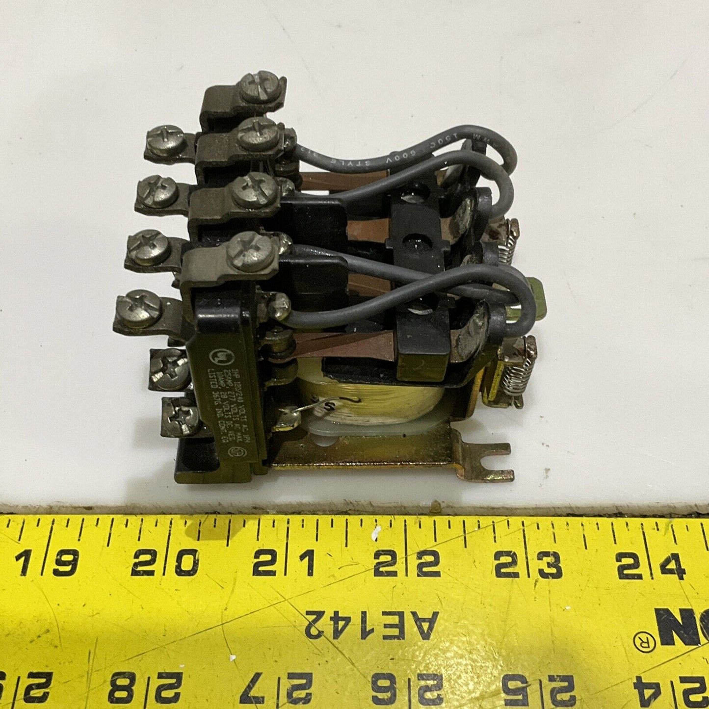 STRUHERS-DUNN PM-17AY-240 RELAY 240VAC 50/60HZ 678