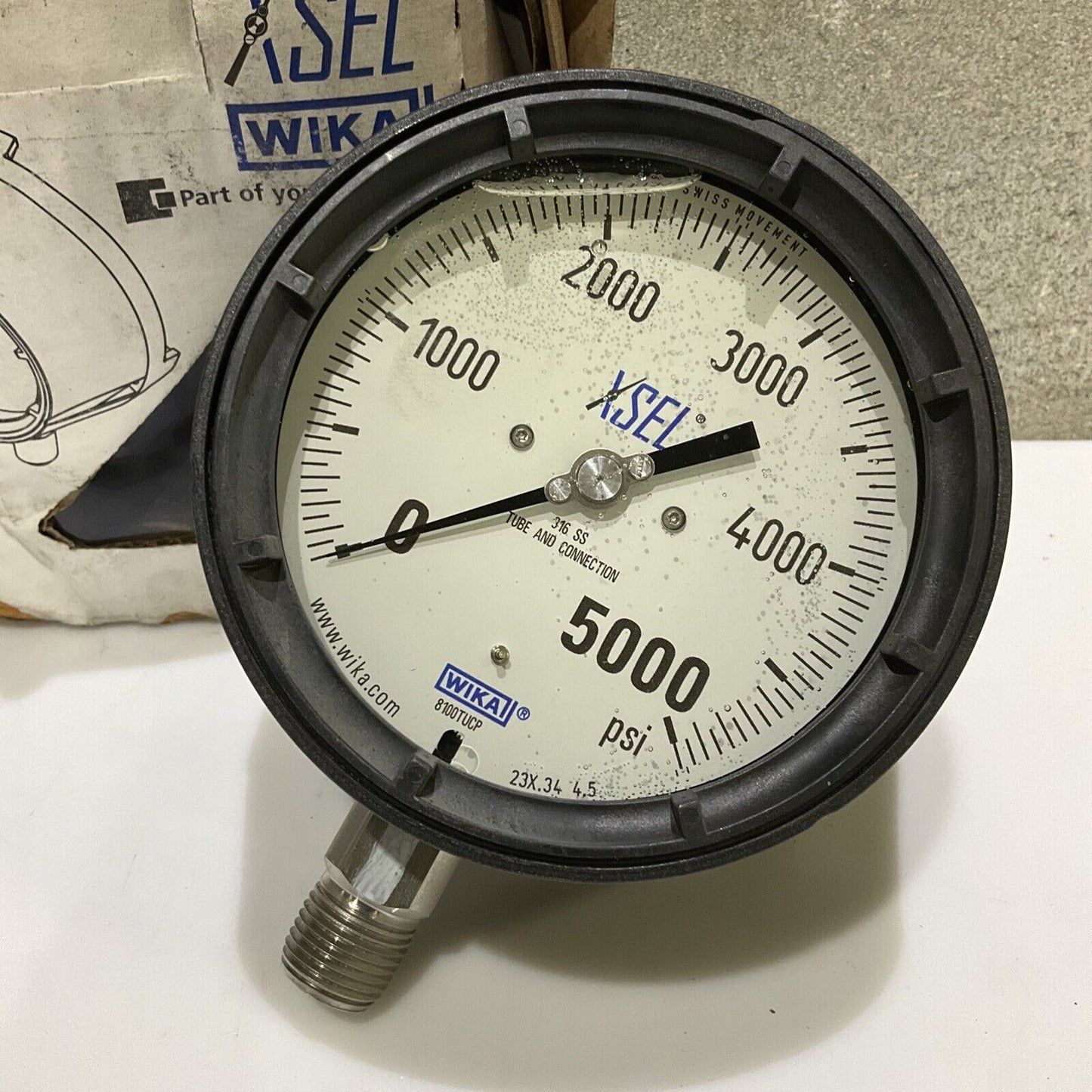 WIKA 9834112 233.34 PRESSURE GAUGE 4.5IN DIAL 1/2IN NPT 0-5000PSI 678