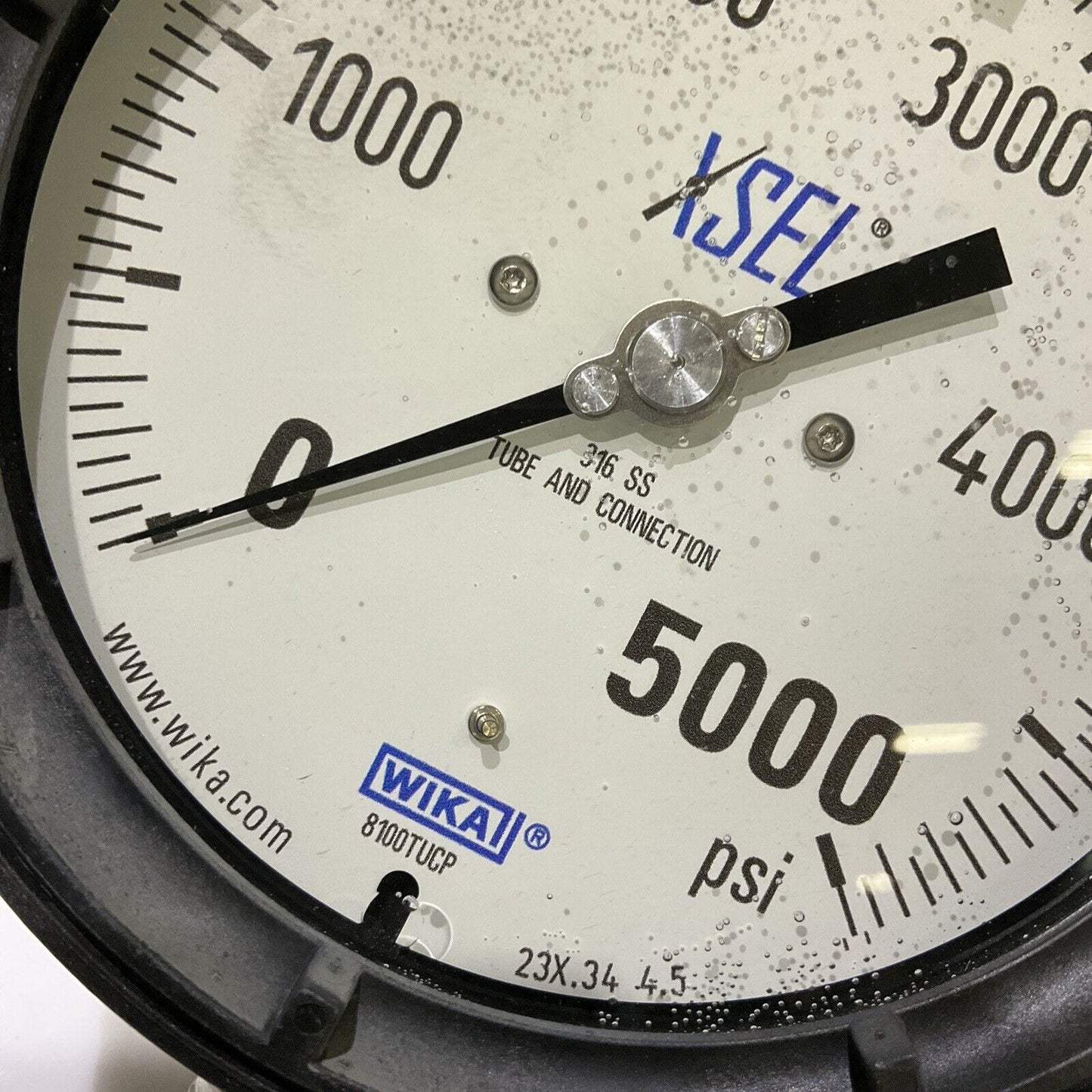 WIKA 9834112 233.34 PRESSURE GAUGE 4.5IN DIAL 1/2IN NPT 0-5000PSI 678