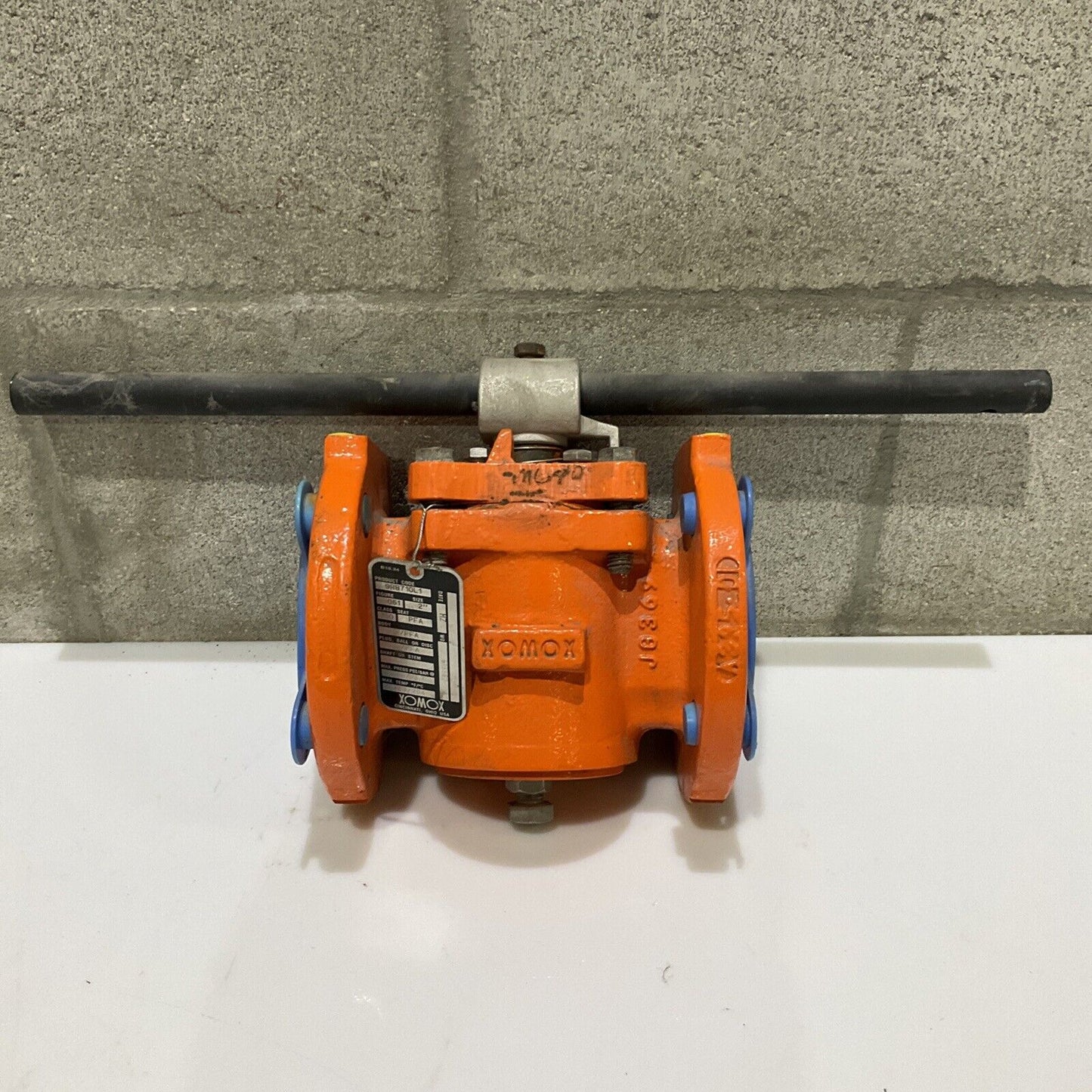 XOXMOX 9RB710L1 SLEEVE PLUG VALVE 2 IN 150 PSI 678