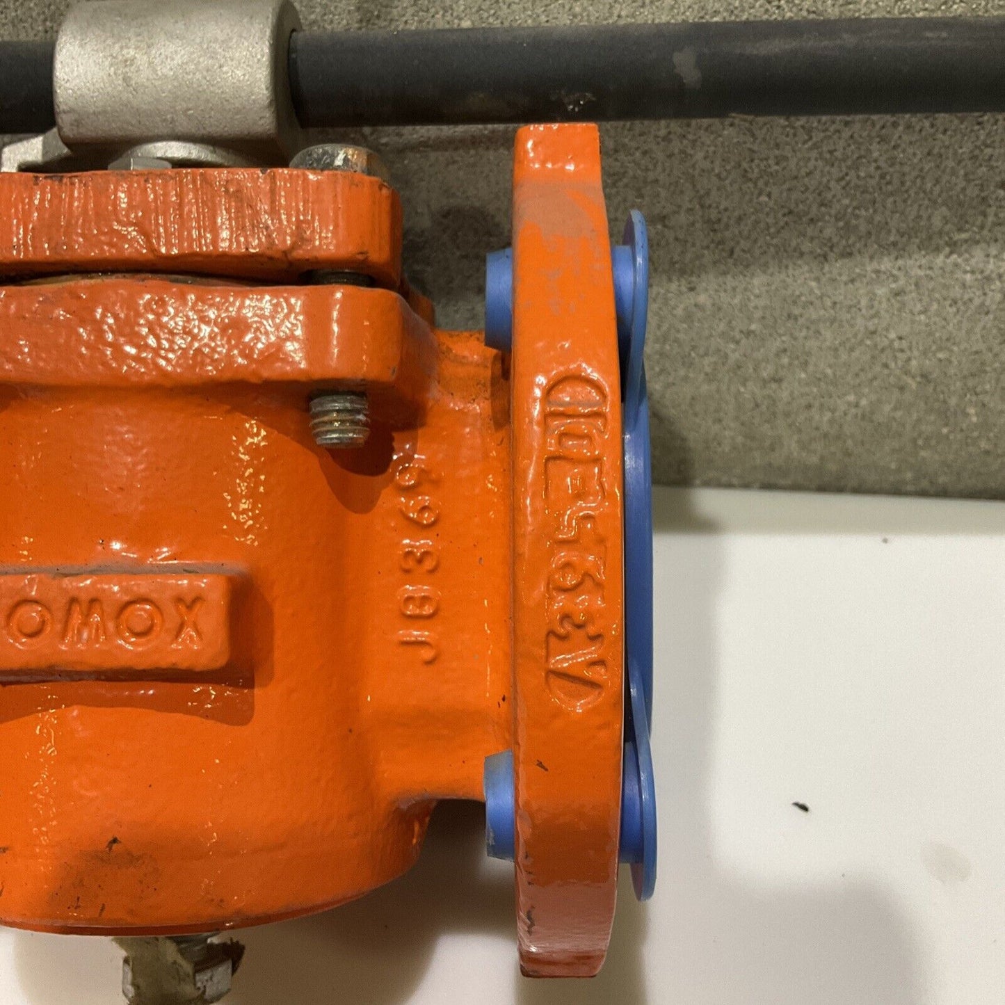 XOXMOX 9RB710L1 SLEEVE PLUG VALVE 2 IN 150 PSI 678