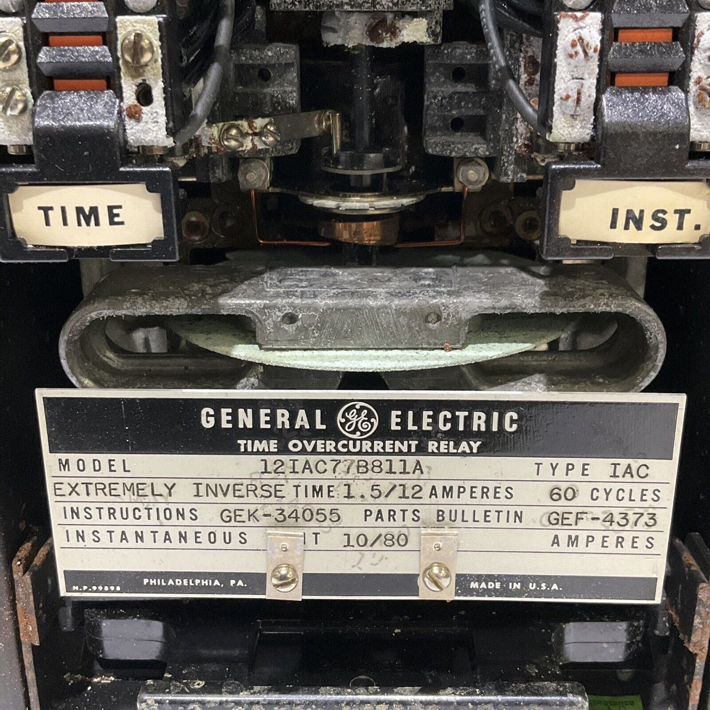 GENERAL ELECTRIC GE 12lAC77B811A TIME OVER CURRENT RELAY 678