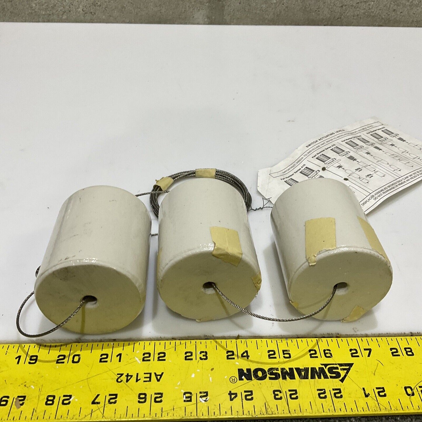 MAGNETROL 005-9817-001 A10-1G2A-AAH LIQUID LEVEL SWITCH PORCELAIN DISPLACER 678