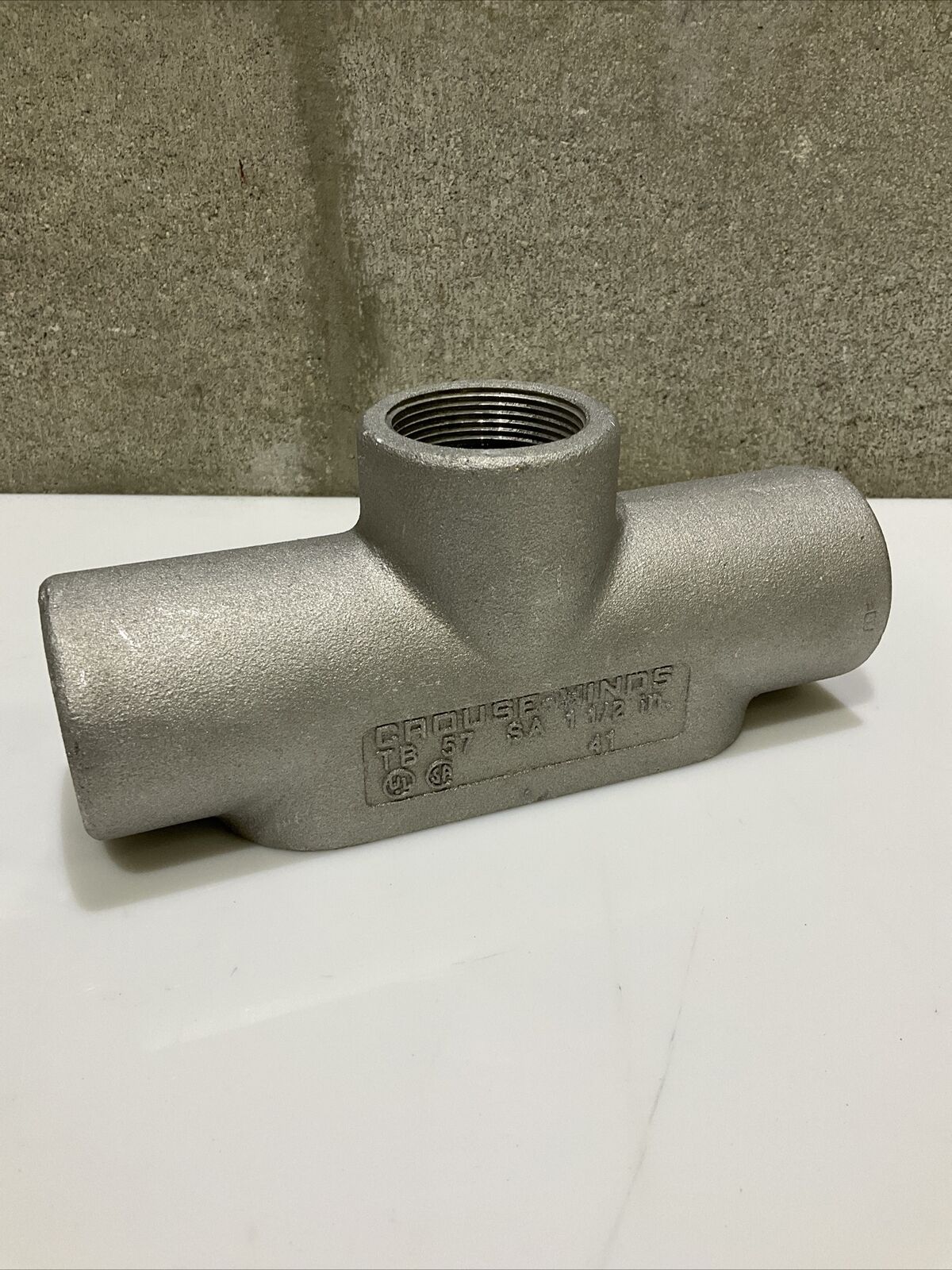 EATON CROUSE HINDS TB57 B CONDULET OUTLET BODY 1 1/2” 678 LOT OF 4