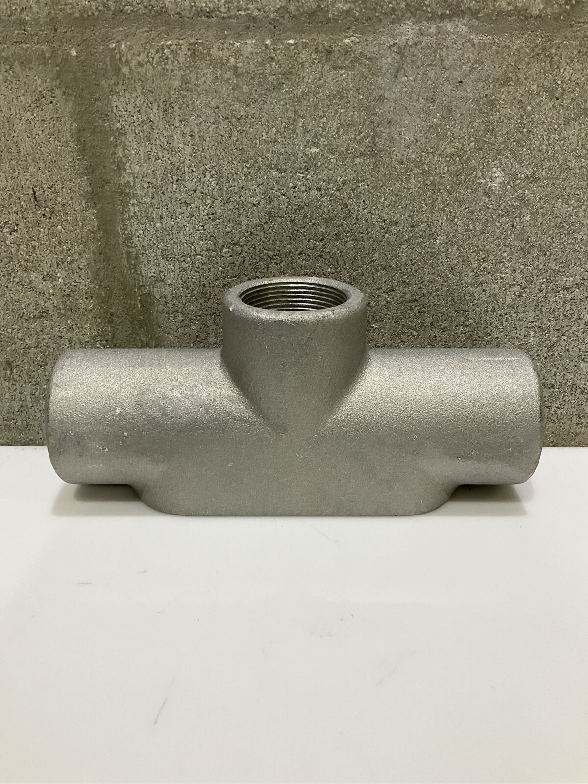 EATON CROUSE HINDS TB57 B CONDULET OUTLET BODY 1 1/2” 678 LOT OF 4