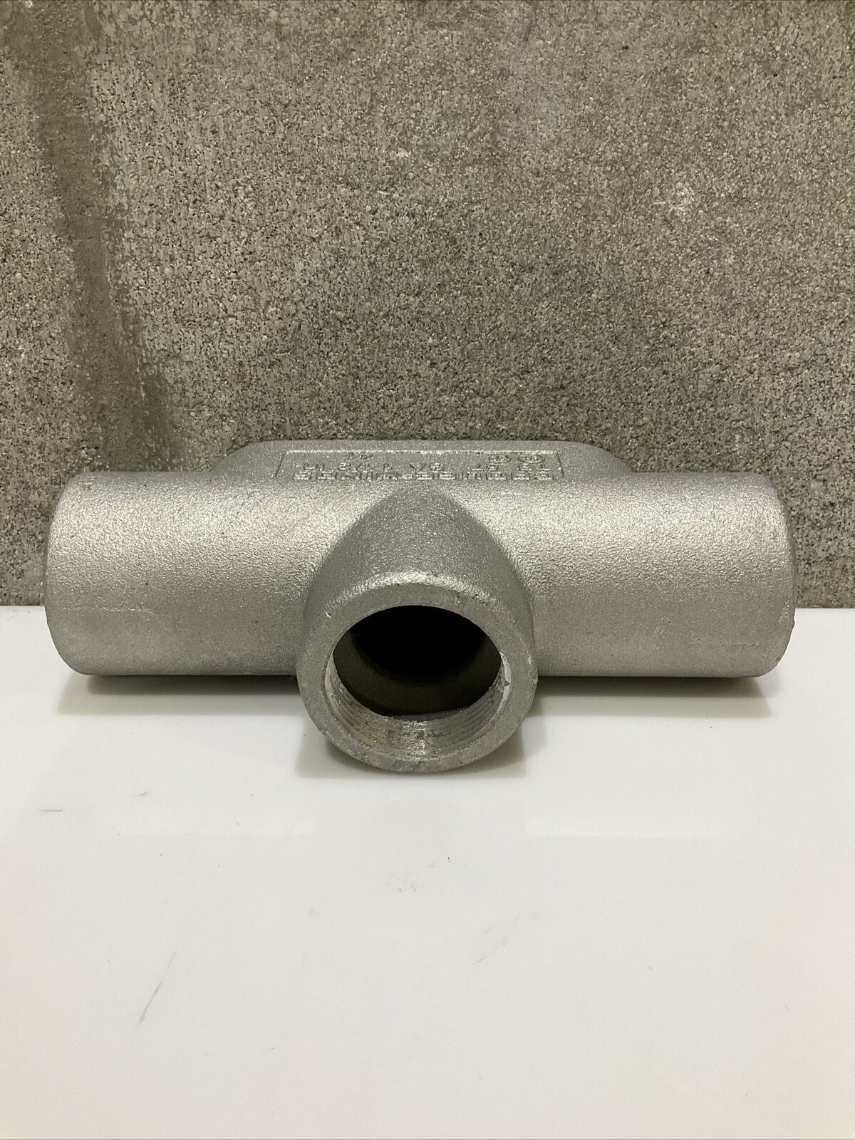 EATON CROUSE HINDS TB57 B CONDULET OUTLET BODY 1 1/2” 678 LOT OF 4