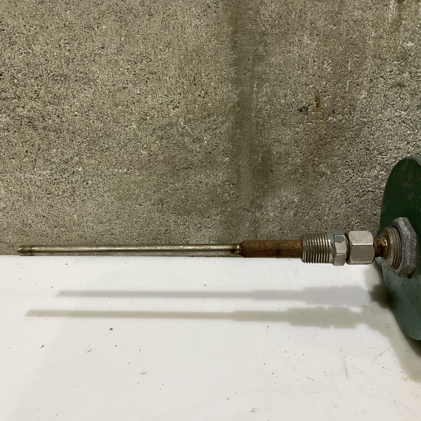 BURLING 951668 B-IX TEMPERATURE CONTROL TEMP RANGE 100-600 5IN 678