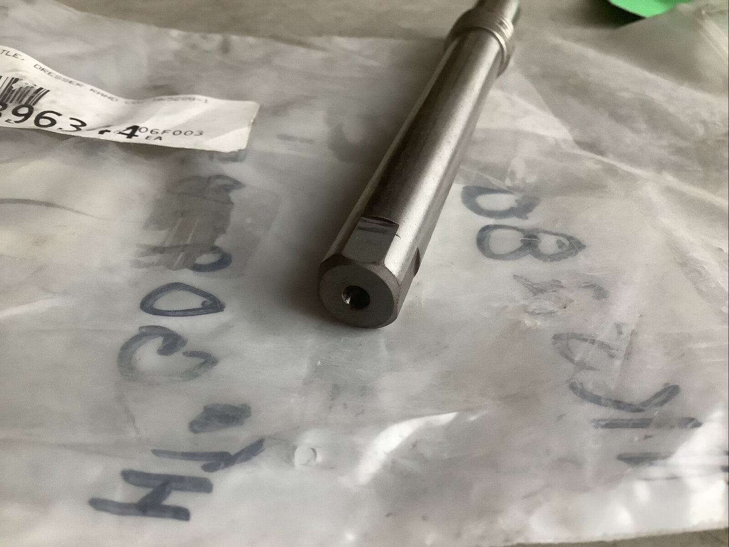 DRESSER-RAND NK5280-1 THROTTLE SCREW 678