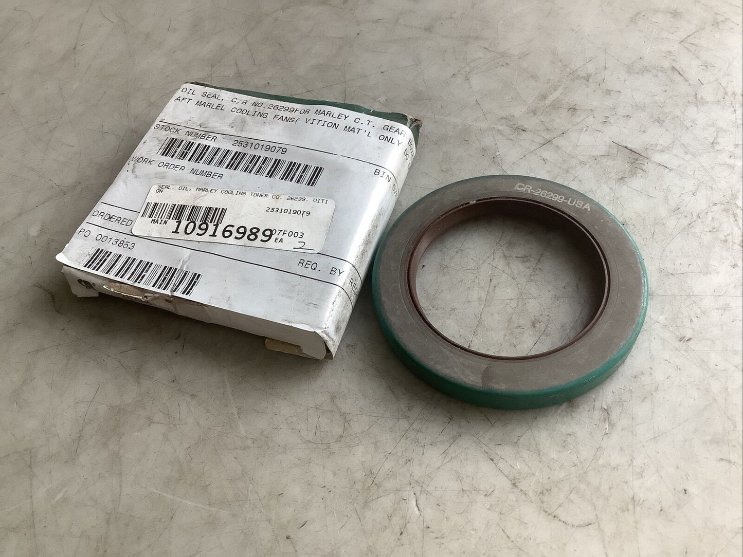 CHICAGO RAWHIDE 26299 OIL SEAL 678