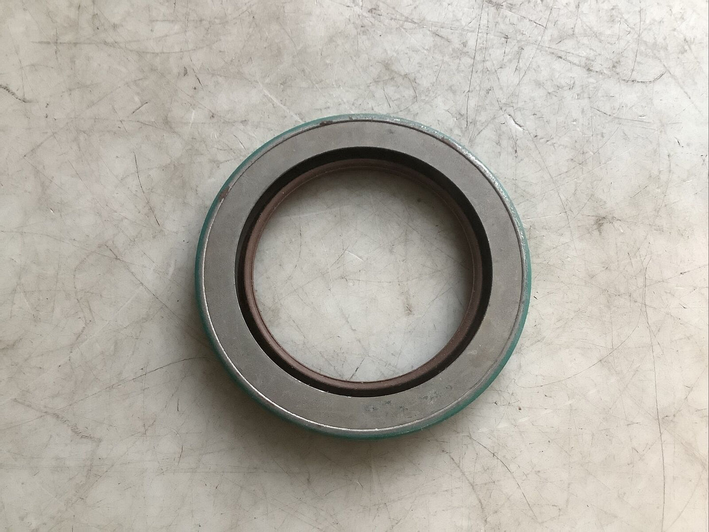 CHICAGO RAWHIDE 26299 OIL SEAL 678