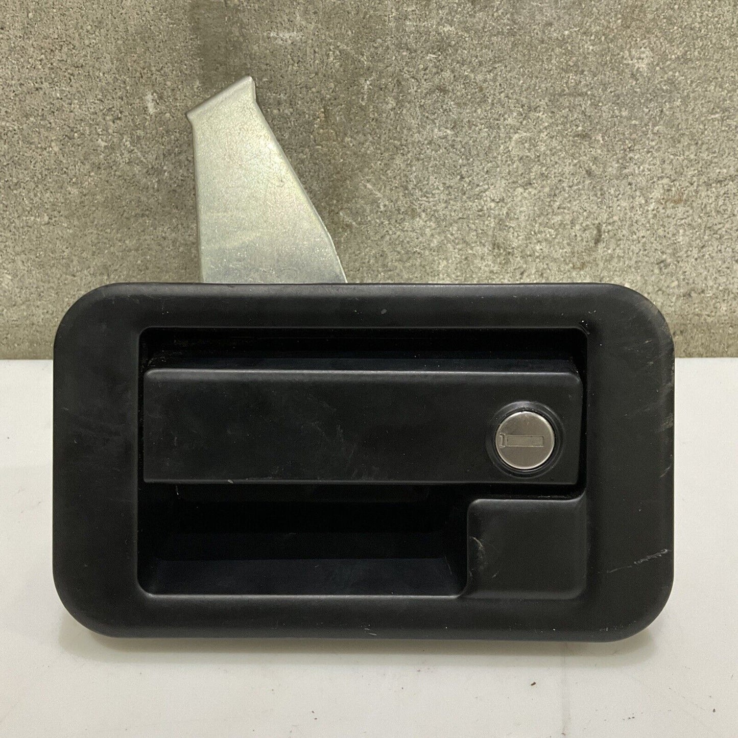 CAT 1640044 43K ORIGINAL CAT EXCAVATOR DOOR HANDLE 107