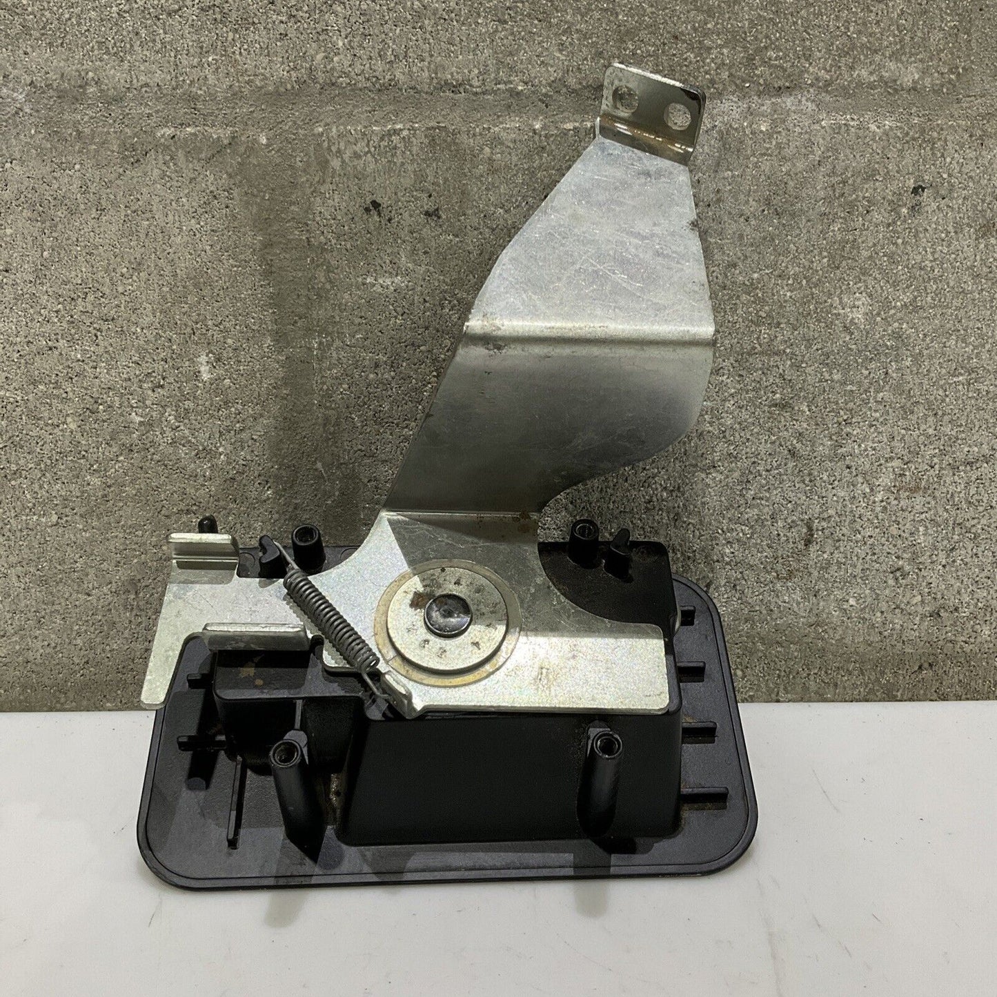 CAT 1640044 43K ORIGINAL CAT EXCAVATOR DOOR HANDLE 107