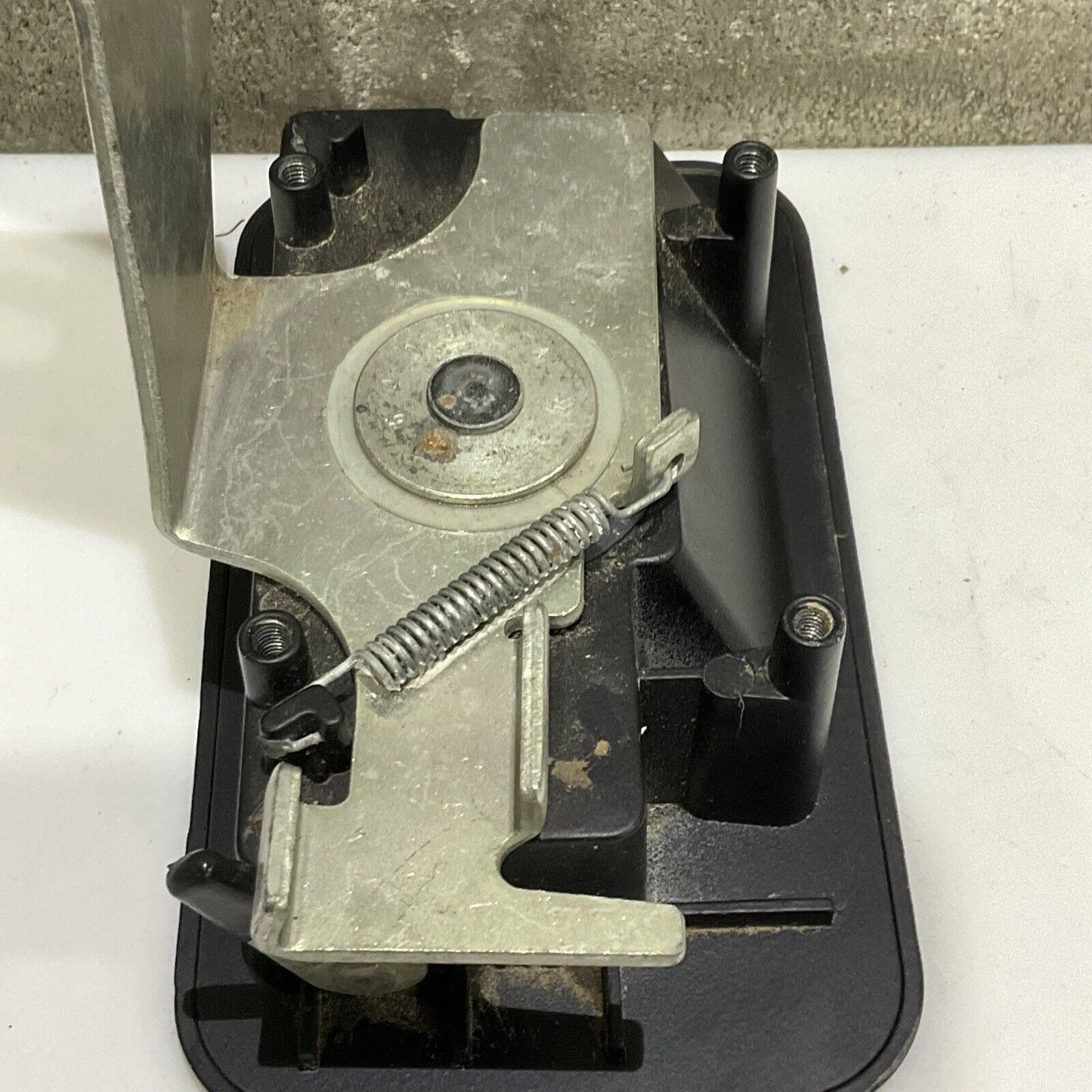 CAT 1640044 43K ORIGINAL CAT EXCAVATOR DOOR HANDLE 107