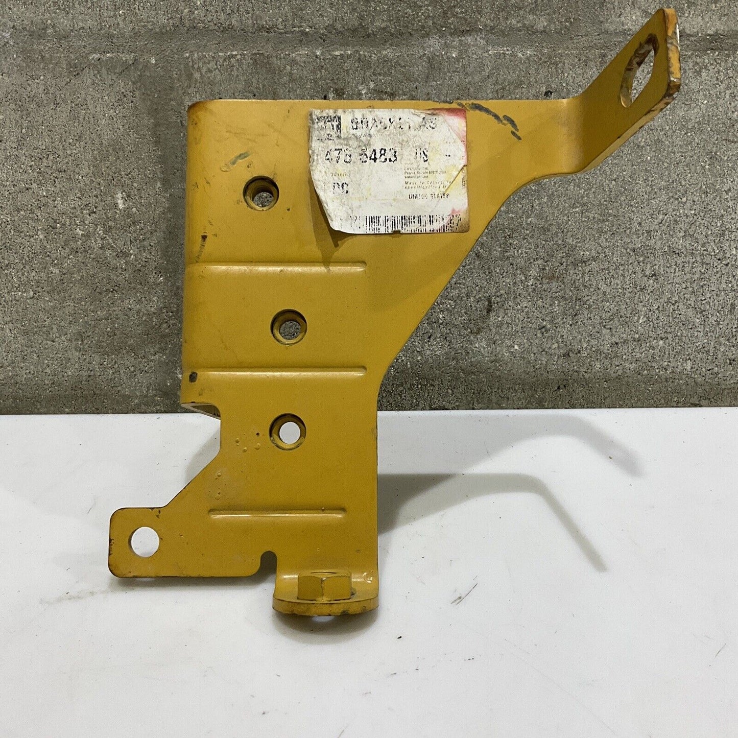 CAT 476-5483 BRACKET 107