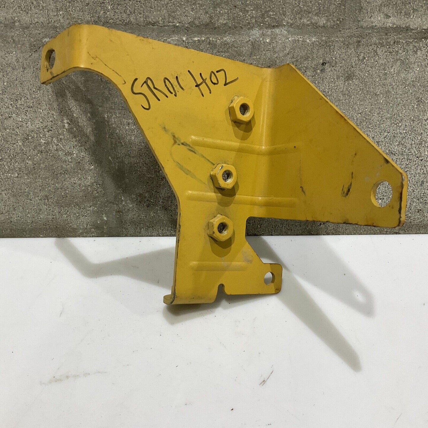 CAT 476-5483 BRACKET 107