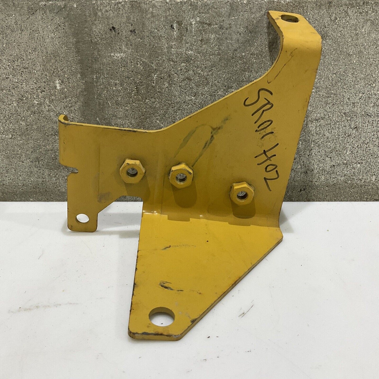 CAT 476-5483 BRACKET 107