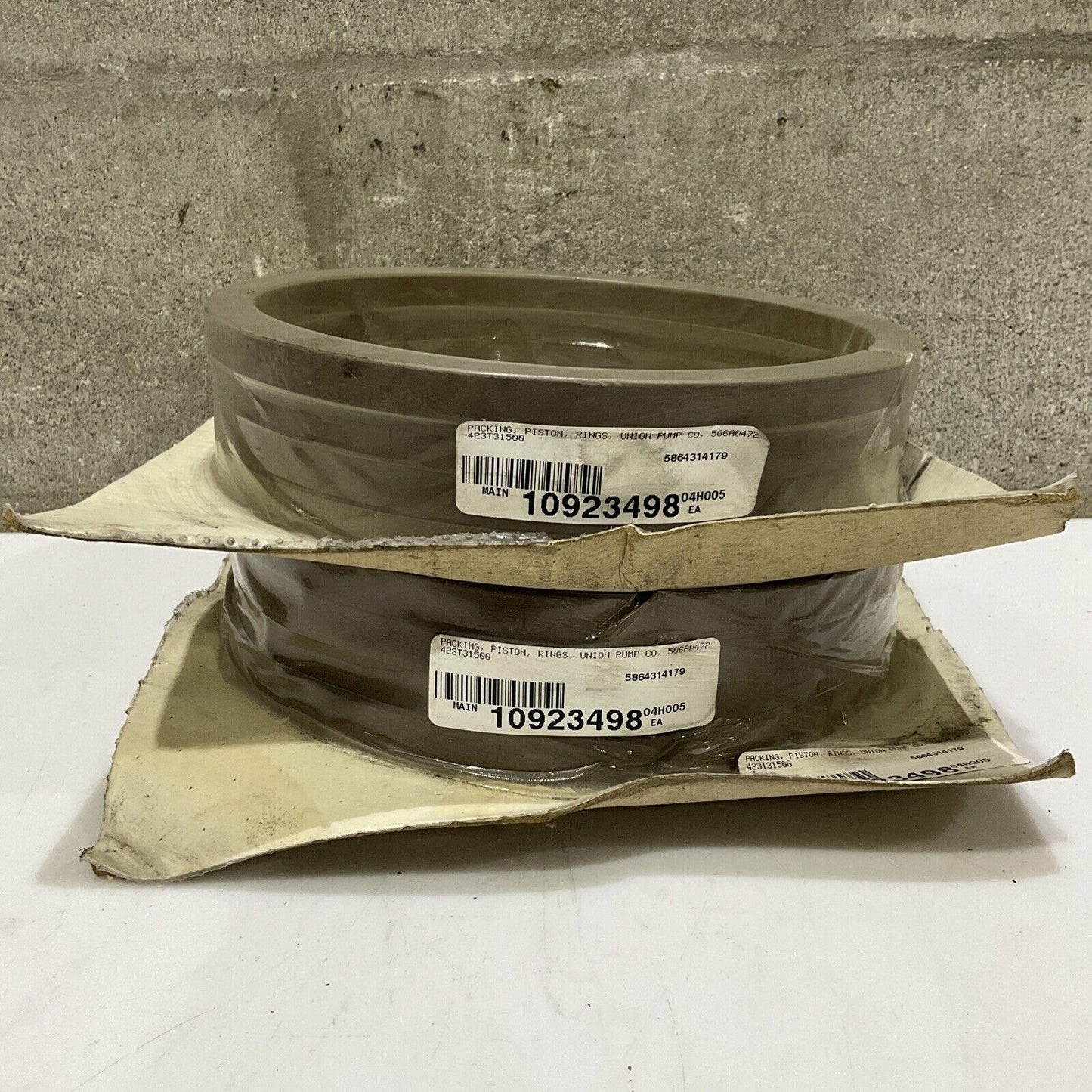 UNION PUMP 506A0472 423T31500 PACKING PISTON RINGS 678 LOT OF 2