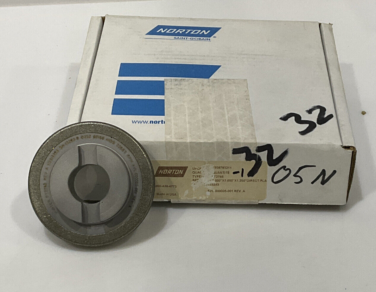 NORTON PT2768 GRIT 60/80 4.00” DIAMETER 1.26” BORE .571” GRINDING WHEEL