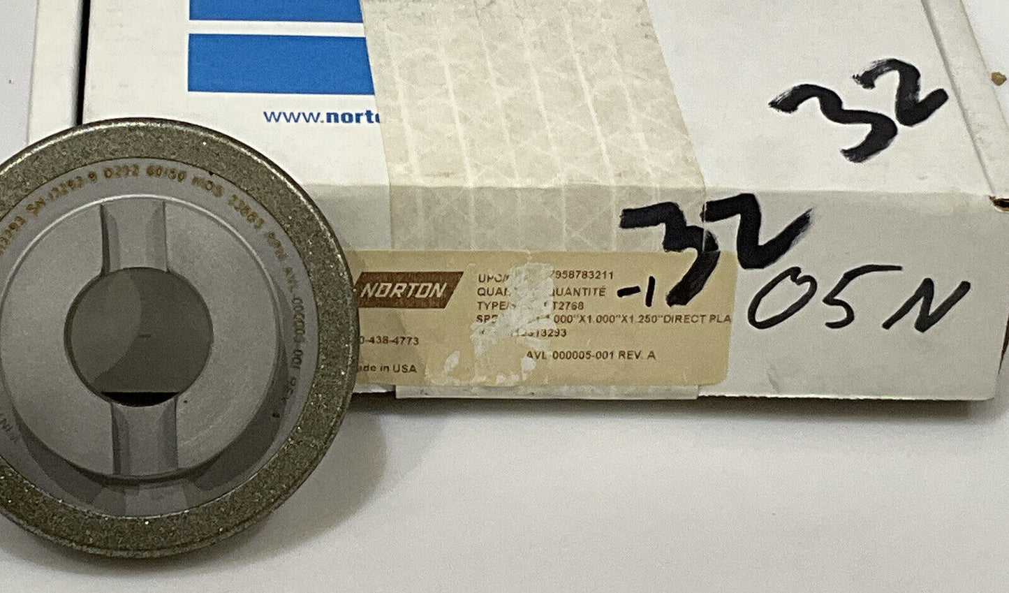 NORTON PT2768 GRIT 60/80 4.00” DIAMETER 1.26” BORE .571” GRINDING WHEEL