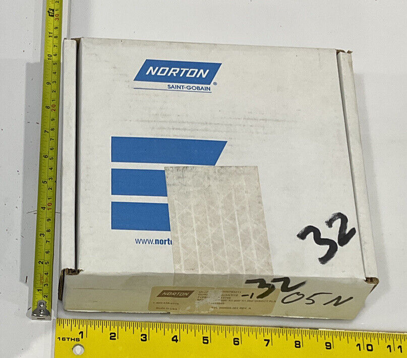 NORTON PT2768 GRIT 60/80 4.00” DIAMETER 1.26” BORE .571” GRINDING WHEEL