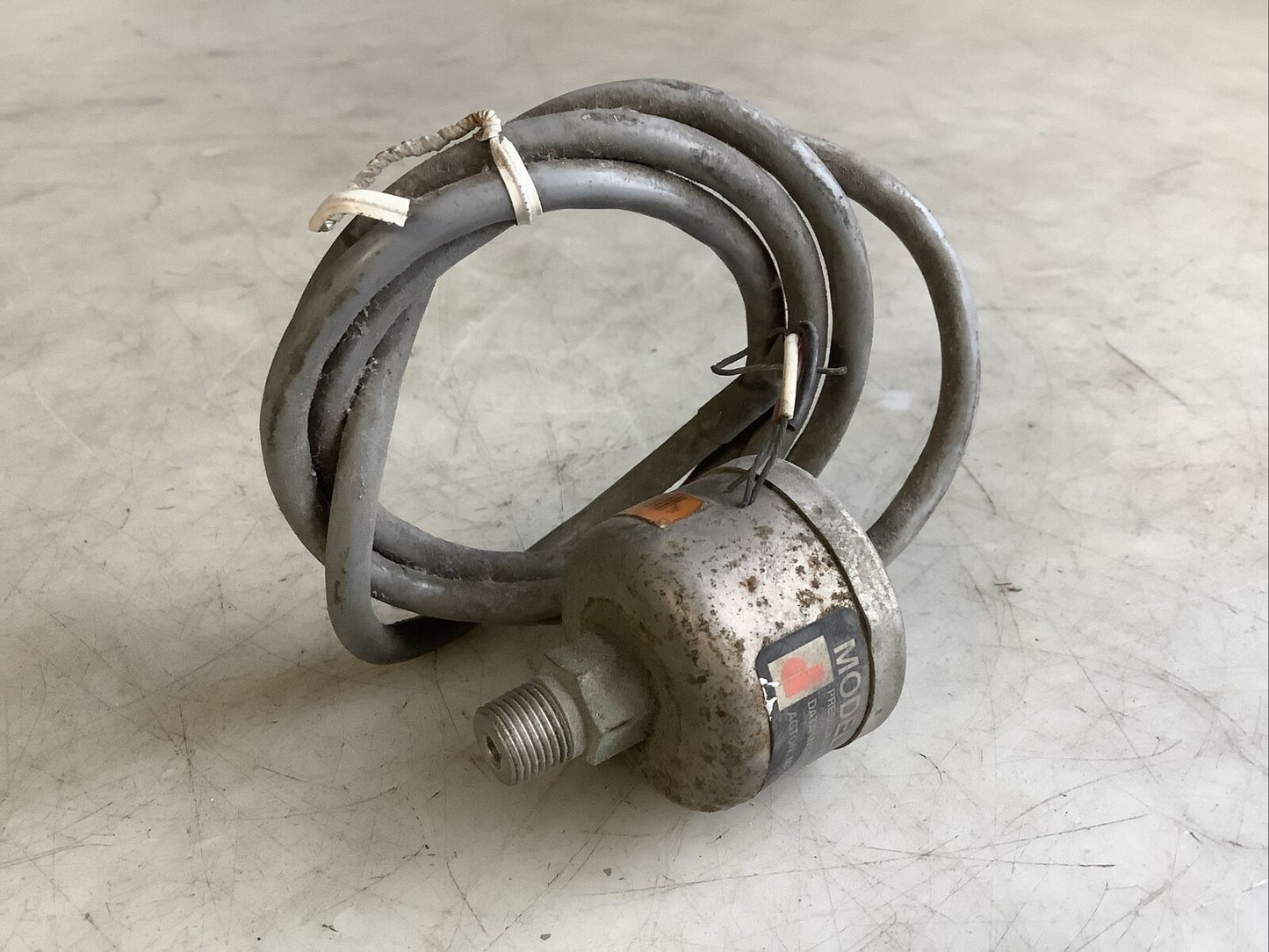DATA INSTRUMENTS 9305920 PRESSURE TRANSDUCER 0-100PSIA 678