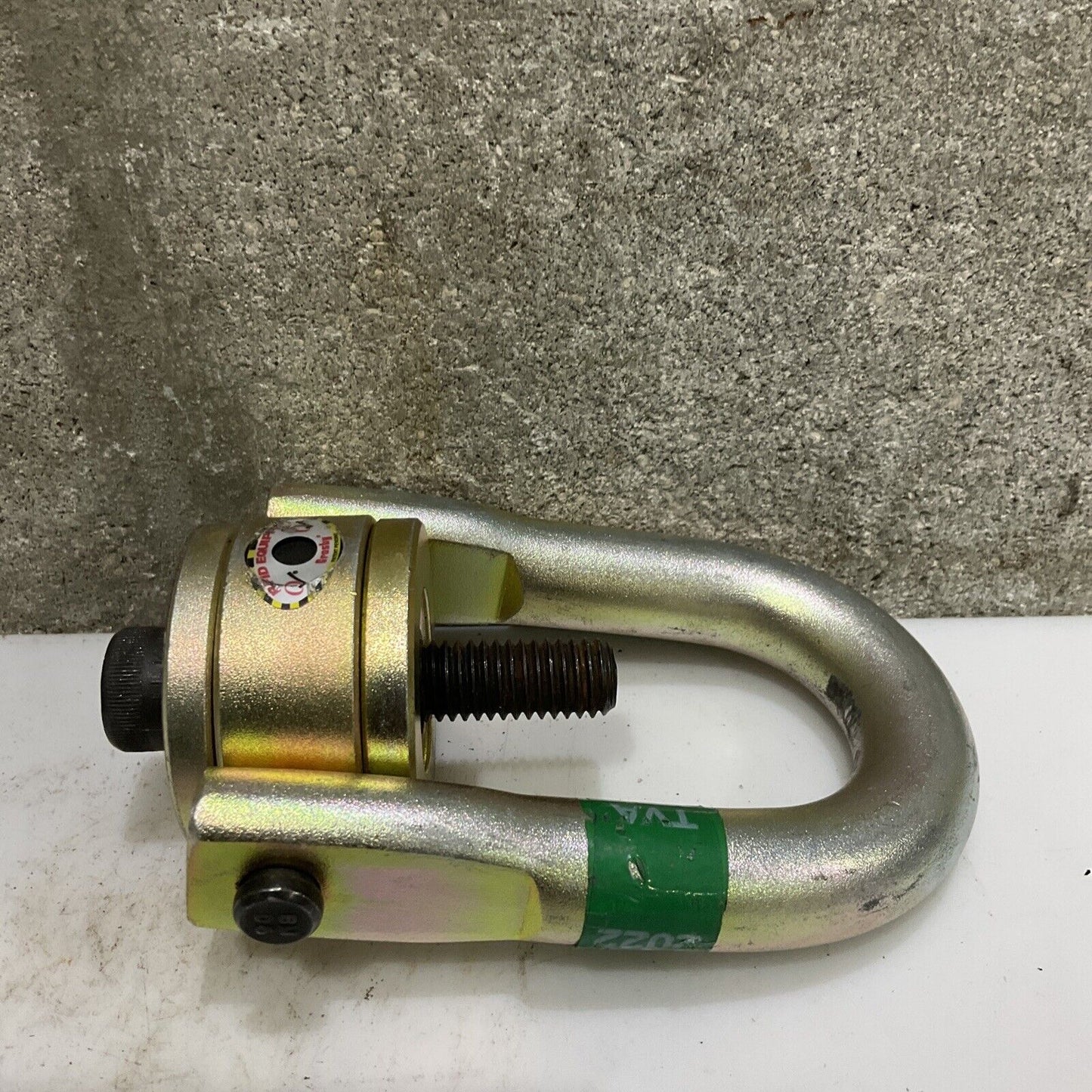 CROSBY F-2 7XK CE SWIVEL HOIST RING TORQUE 28 FT LBS WLL 2500 LBS 107