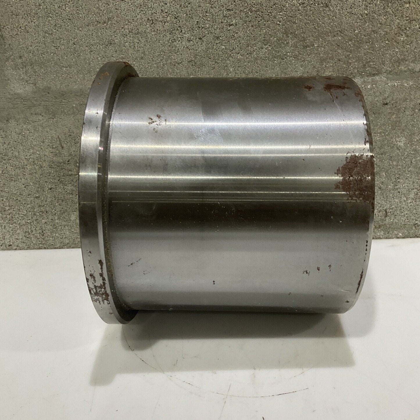 FES INTL 350-000040-321 R32083 147530 H29-2 OUTLET BEARING JOURNAL 678