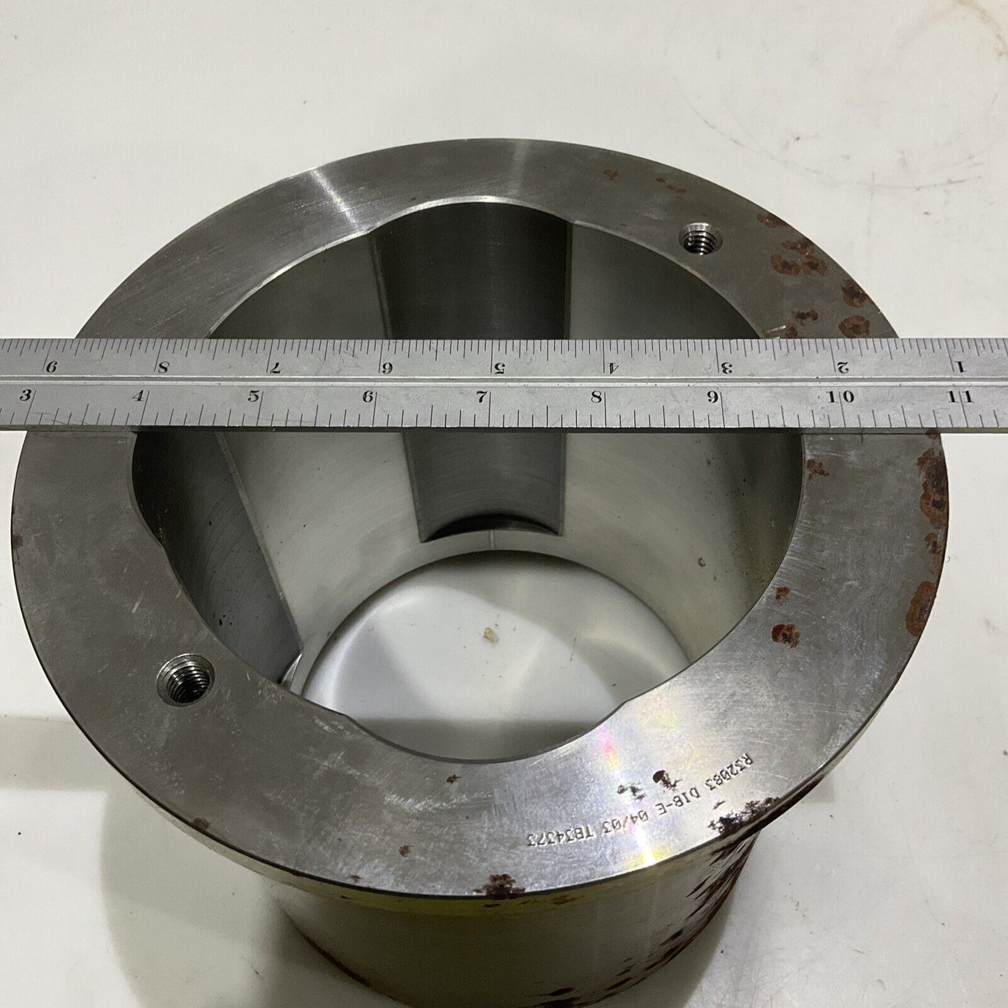 FES INTL 350-000040-321 R32083 147530 H29-2 OUTLET BEARING JOURNAL 678