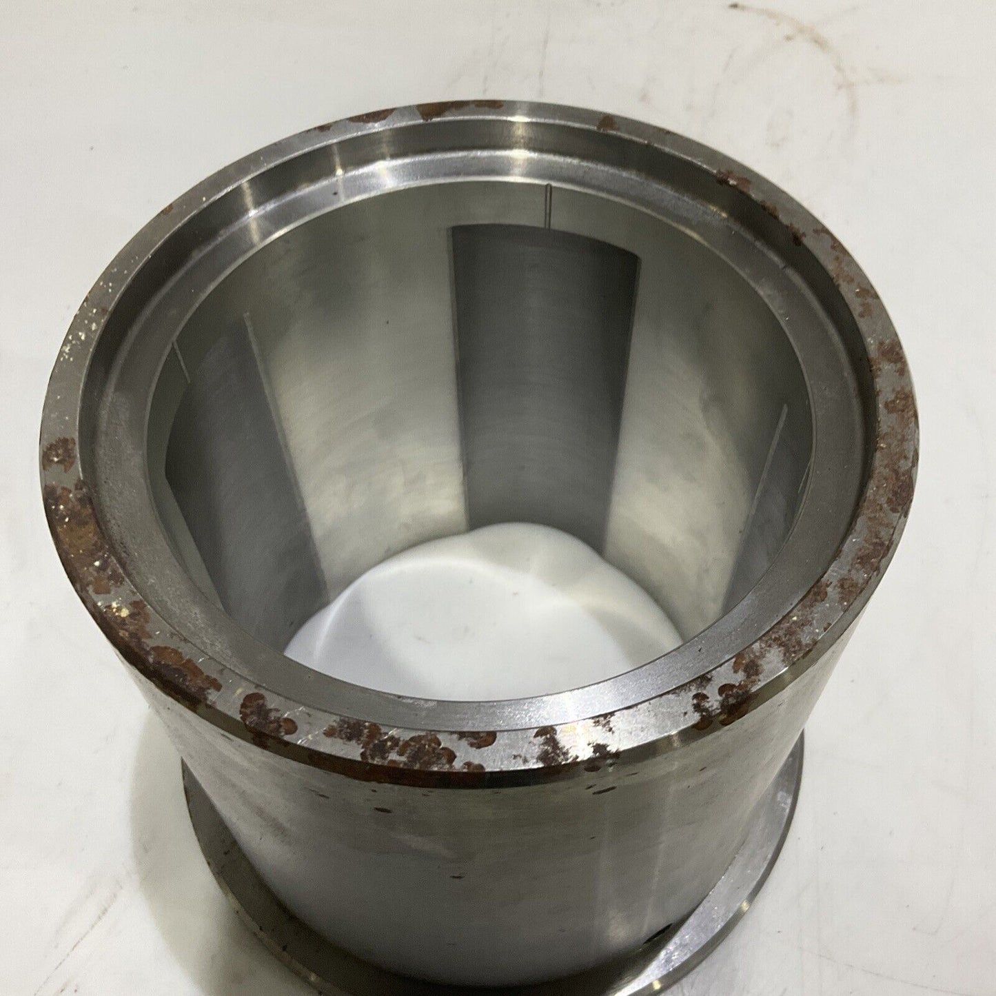 FES INTL 350-000040-321 R32083 147530 H29-2 OUTLET BEARING JOURNAL 678