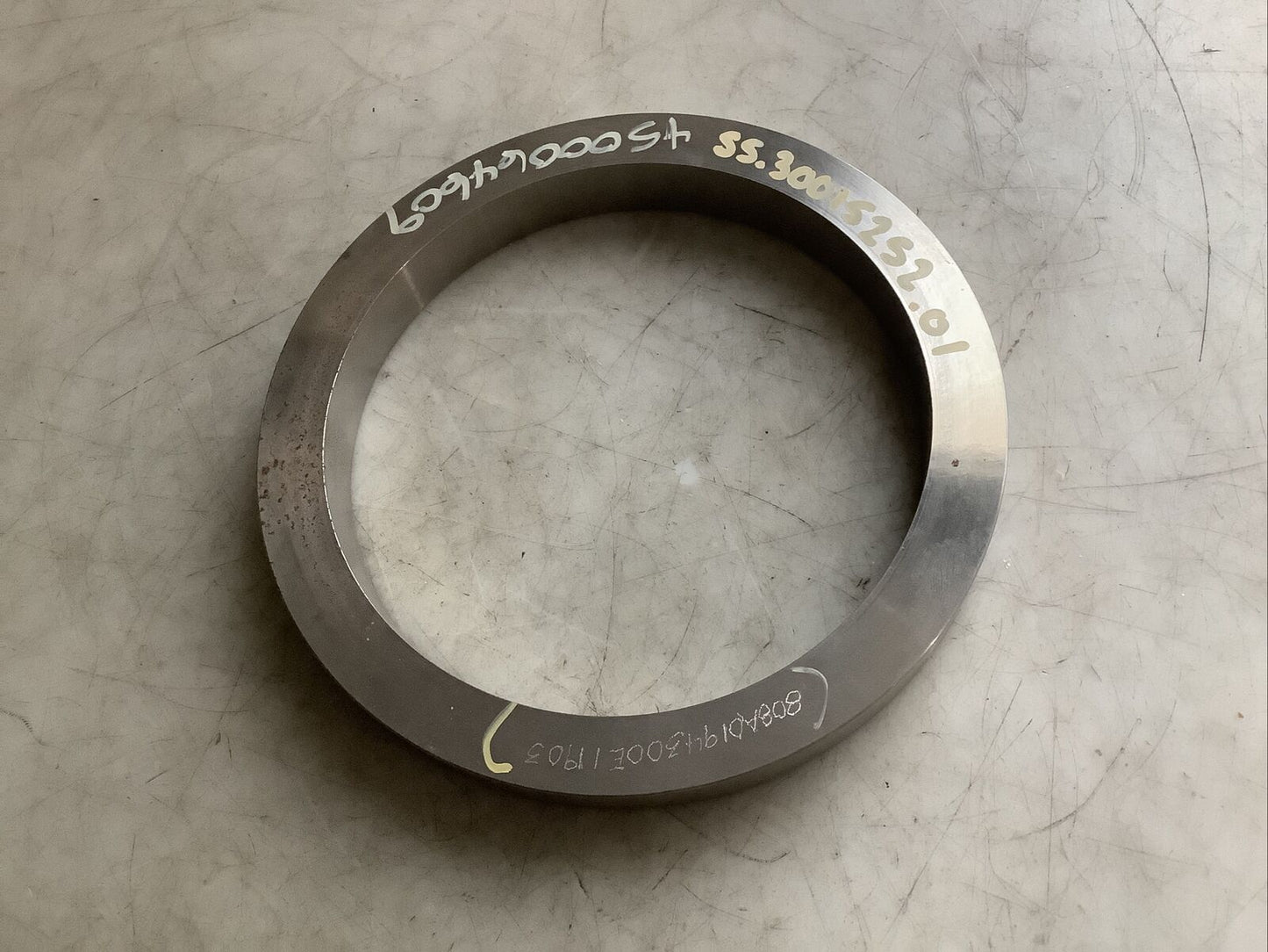 SPX 808A0194300E11903 CASING WEAR RING 678