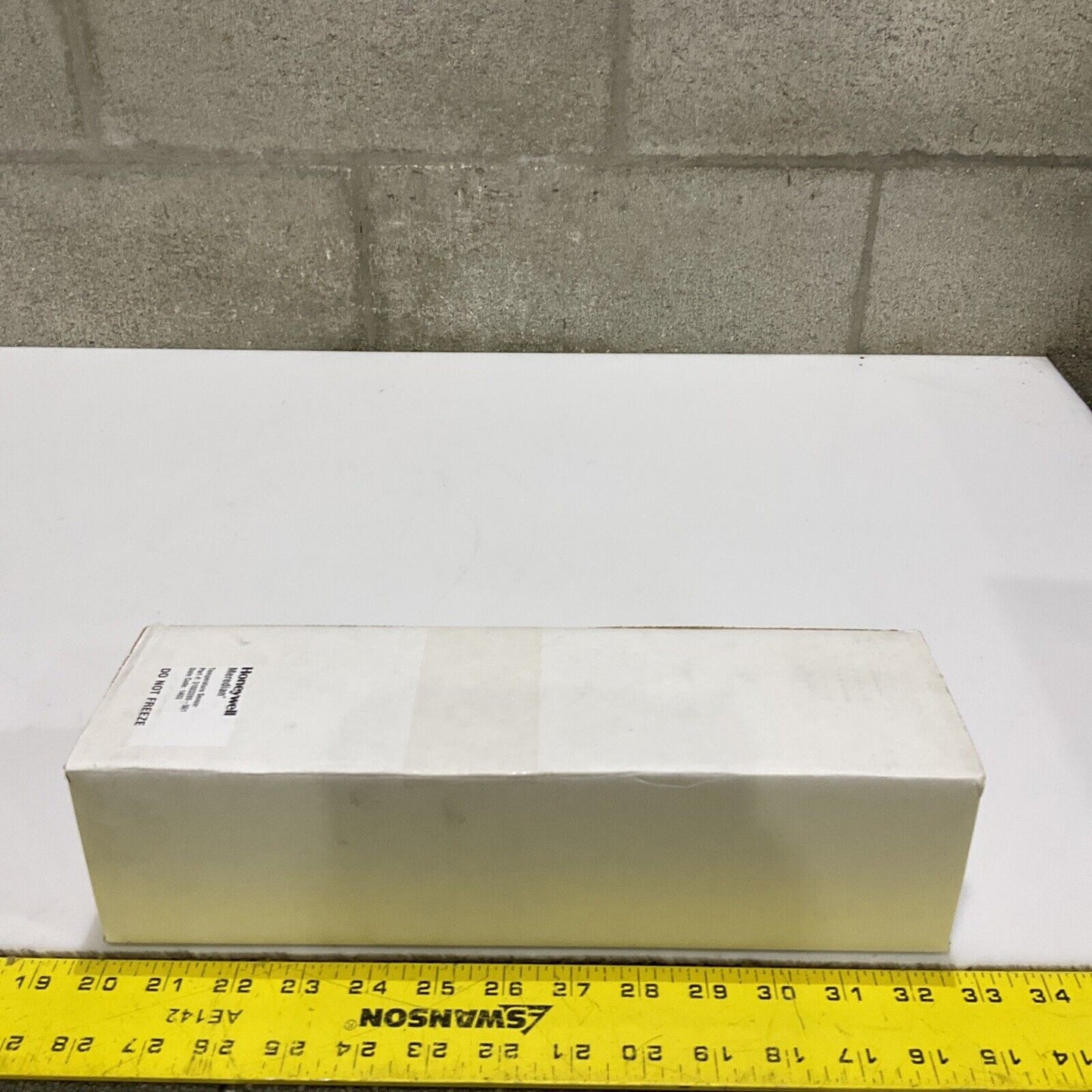 HONEYWELL 31022289-501 TEMPERATURE SENSOR 002-00479 555