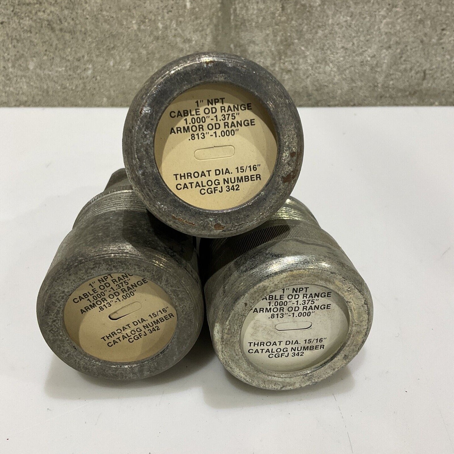 CROUSE HINDS CGFJ 342 CABLE CONNECTOR 1” NPT CABLE OD 1”-1.375” LOT OF 3
