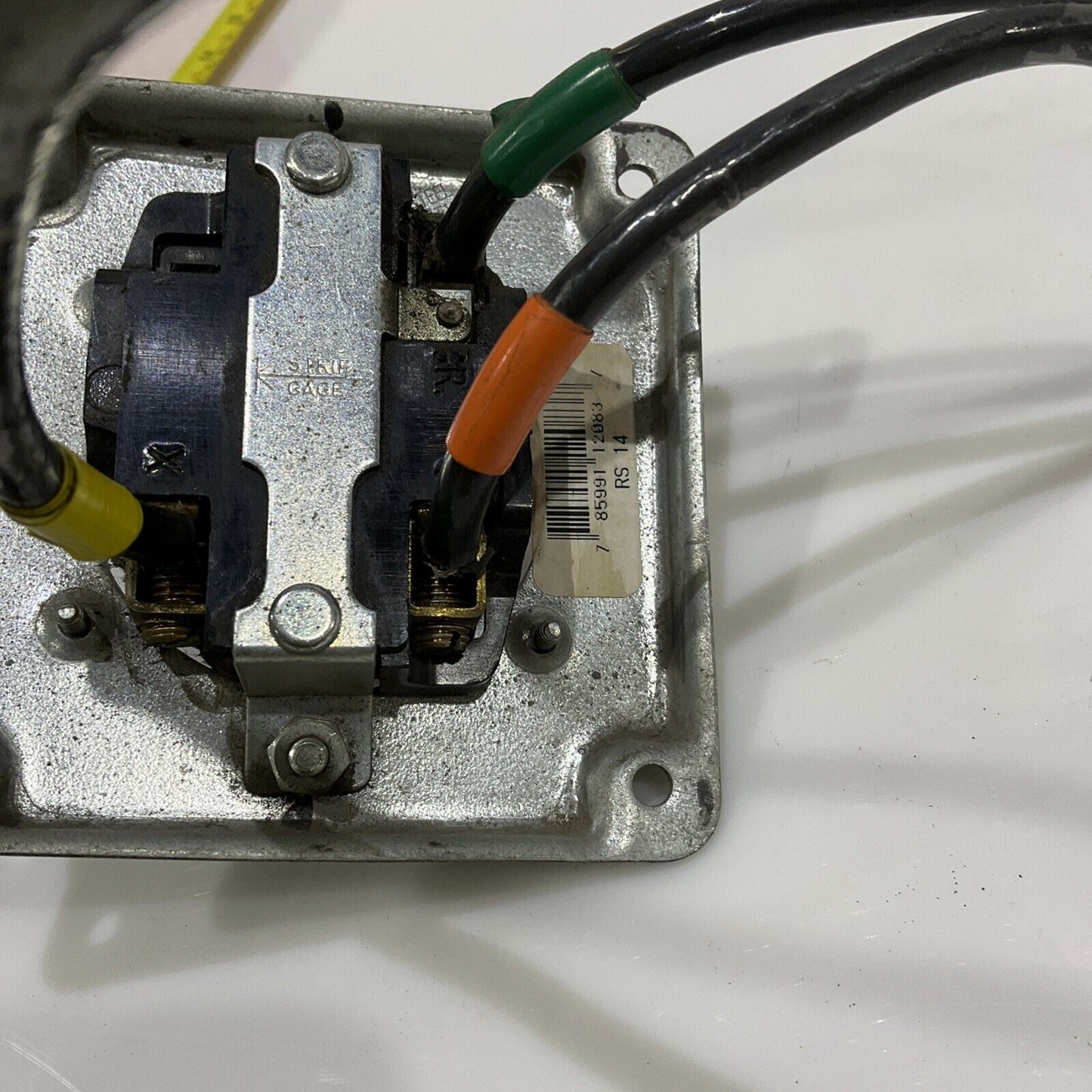 HUBBELL TWIST-LOCK 50A 480VAC