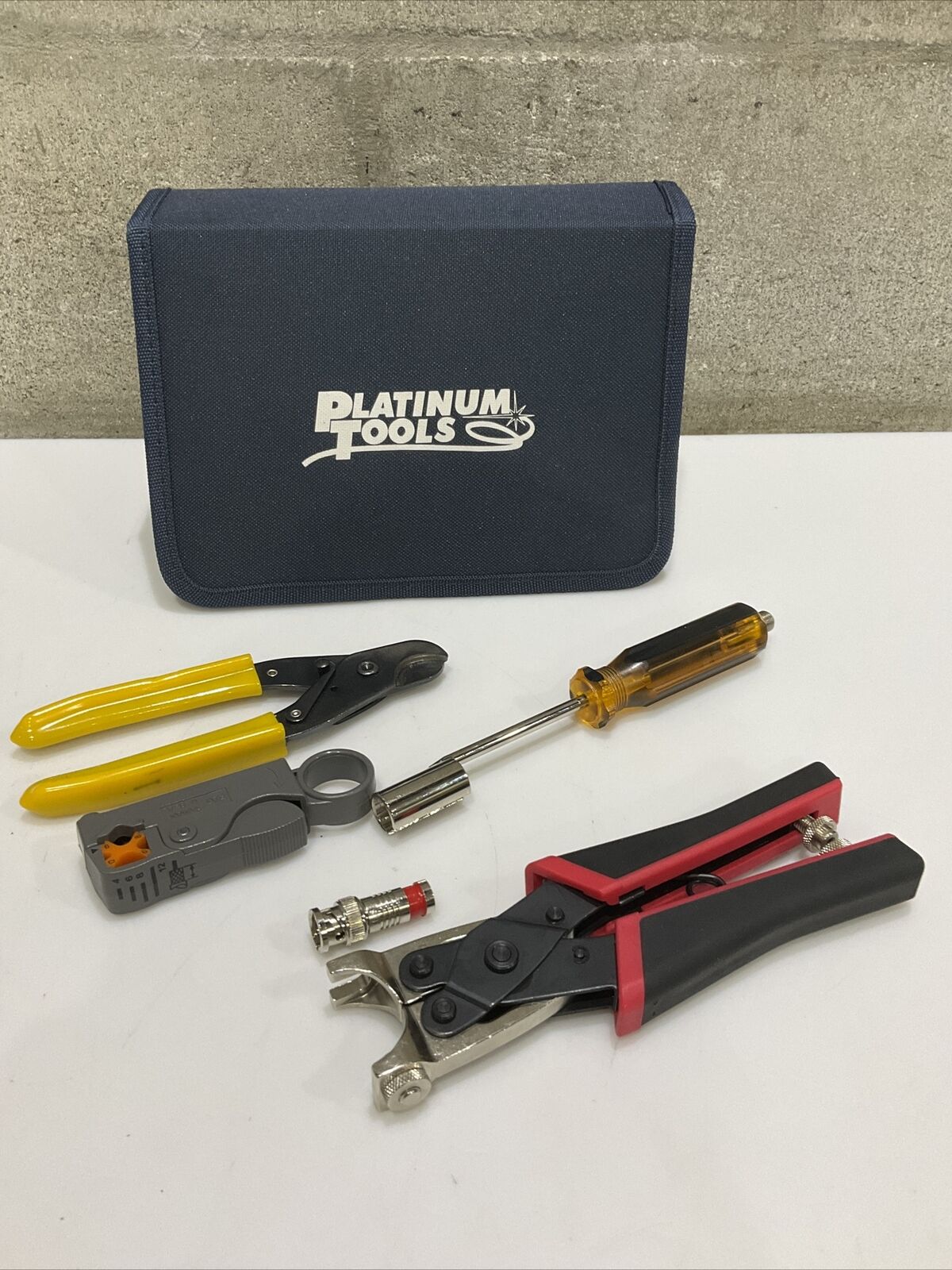 PLATINUM TOOLS 90134 SEALSMART PRO COMPRESSION COAX BNC RCA KIT W/ ZIP CASE TWD