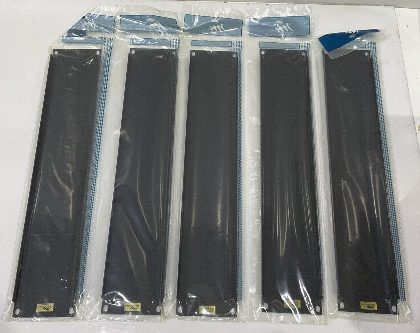 MIDDLE ATLANTIC PRODUCTS PBL-2 2SP FLANGED ALUMINUM BLANK PANEL LOT OF 5 TWD