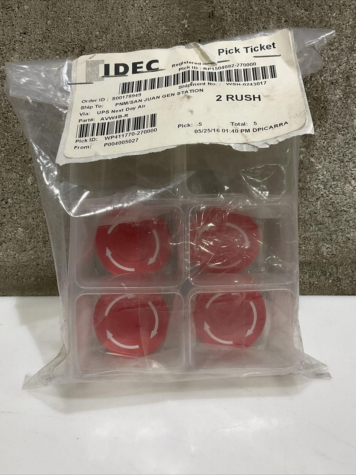 IDEC AVW4B-R RED LENS 40 MM EMERGENCY OFF PUSHBUTTON COVER LOT OF 4 476