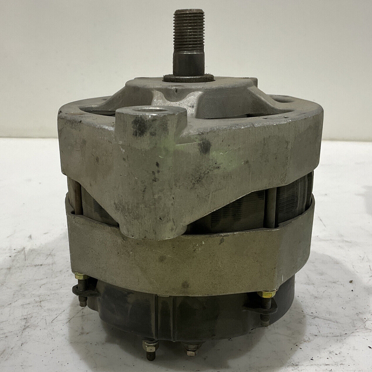 HUGO 13 0372 ALTERNATOR 28V VALEO 02469523 60A