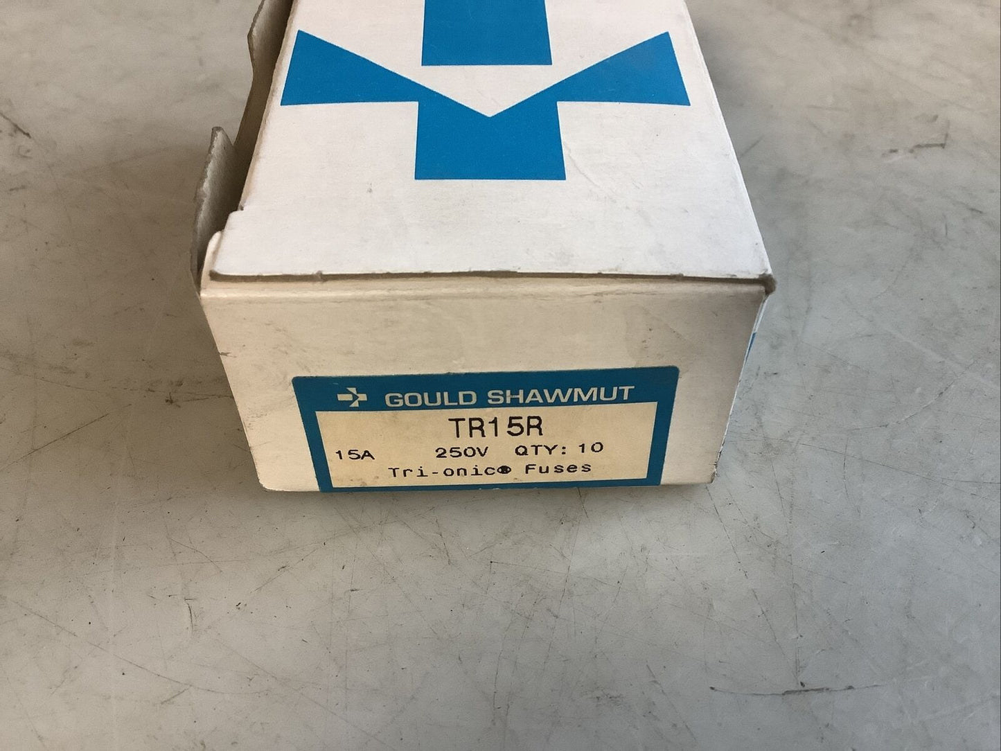 SHAWMUT TR15R FUSE 15A 250V 476 - QTY 4