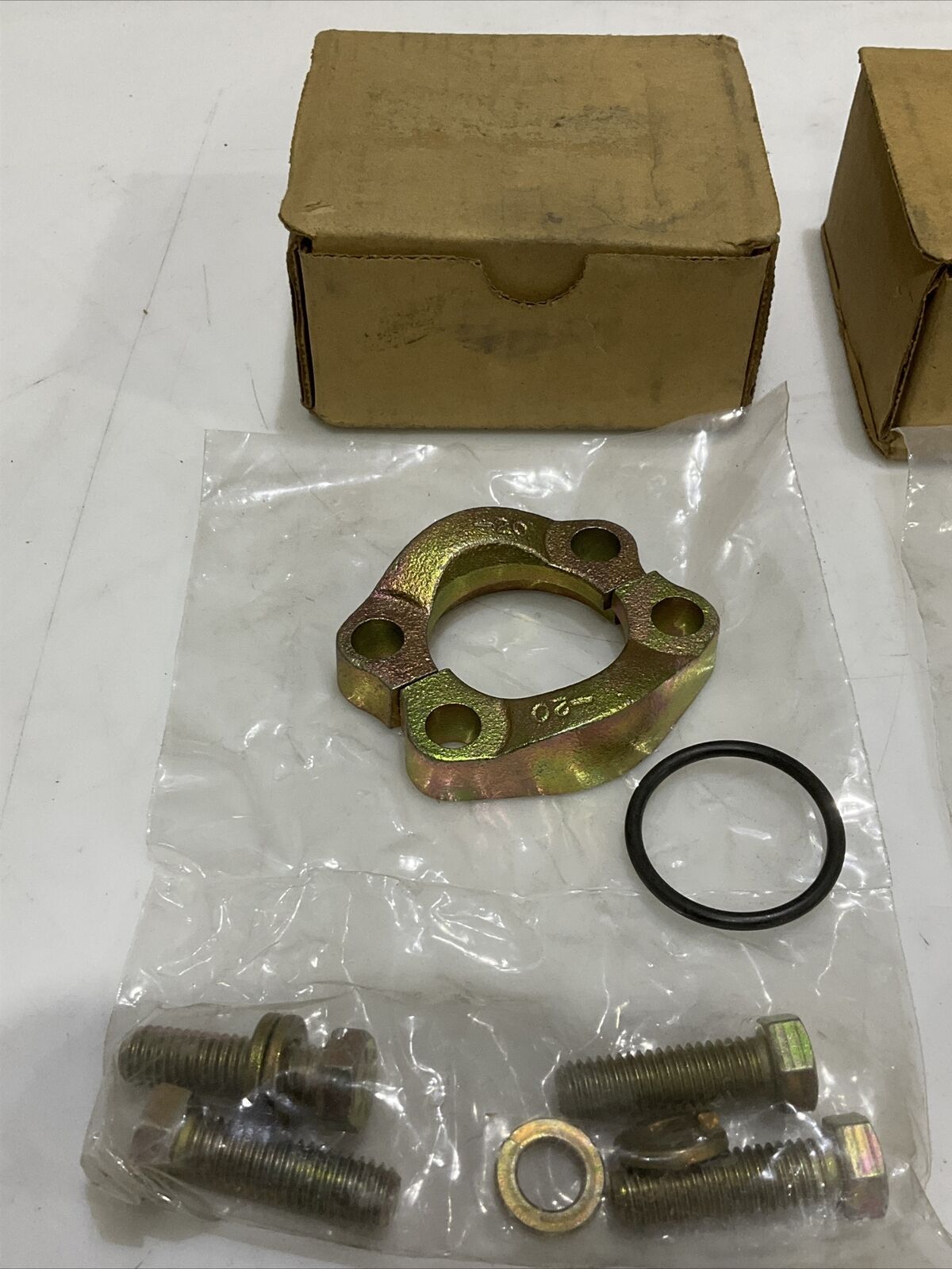 LHA L-20SF-3 ENGINE OIL FILTER FLANGE LOT OF 2 476