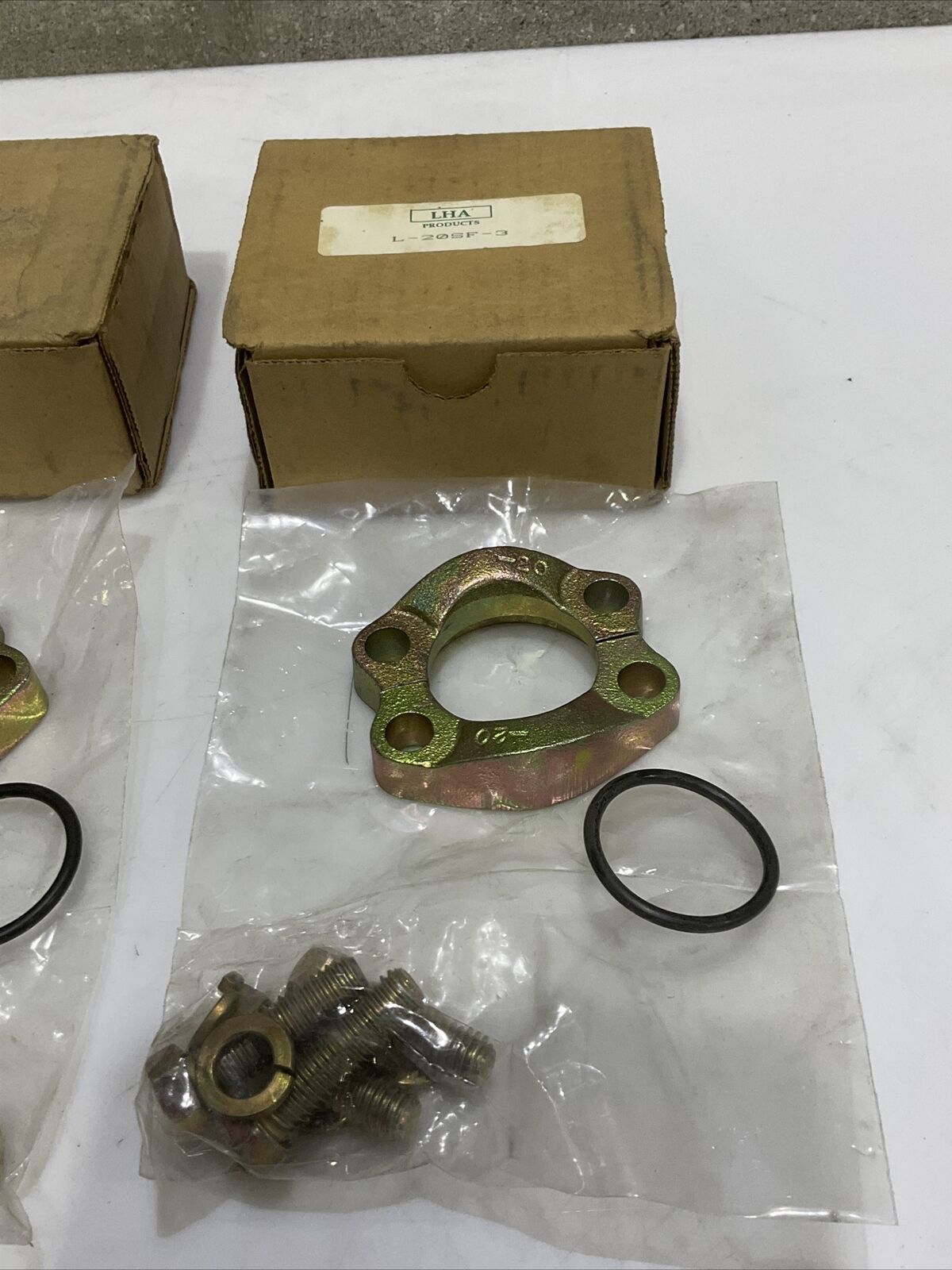LHA L-20SF-3 ENGINE OIL FILTER FLANGE LOT OF 2 476
