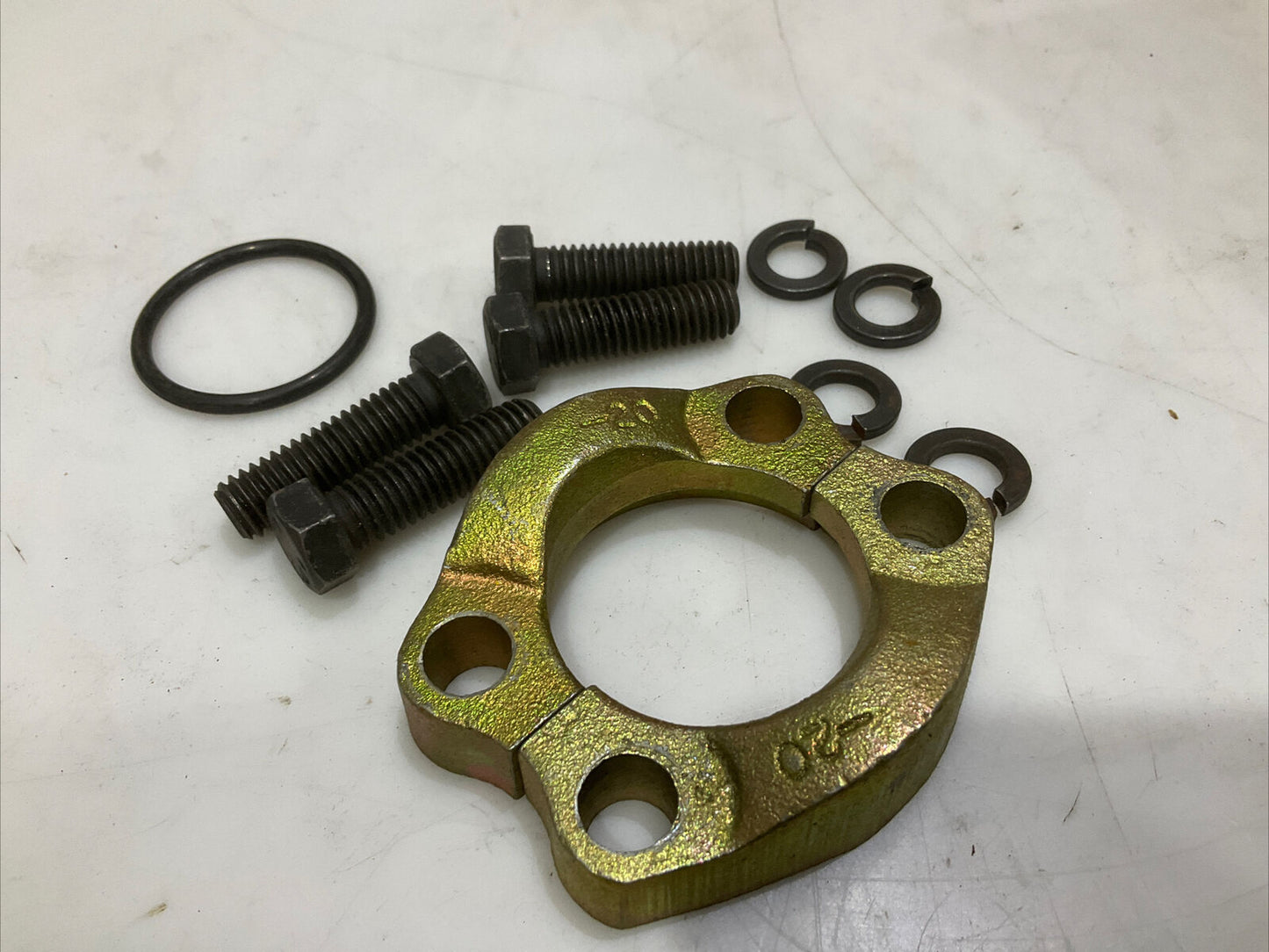 LHA L-20SF-3 ENGINE OIL FILTER FLANGE LOT OF 2 476