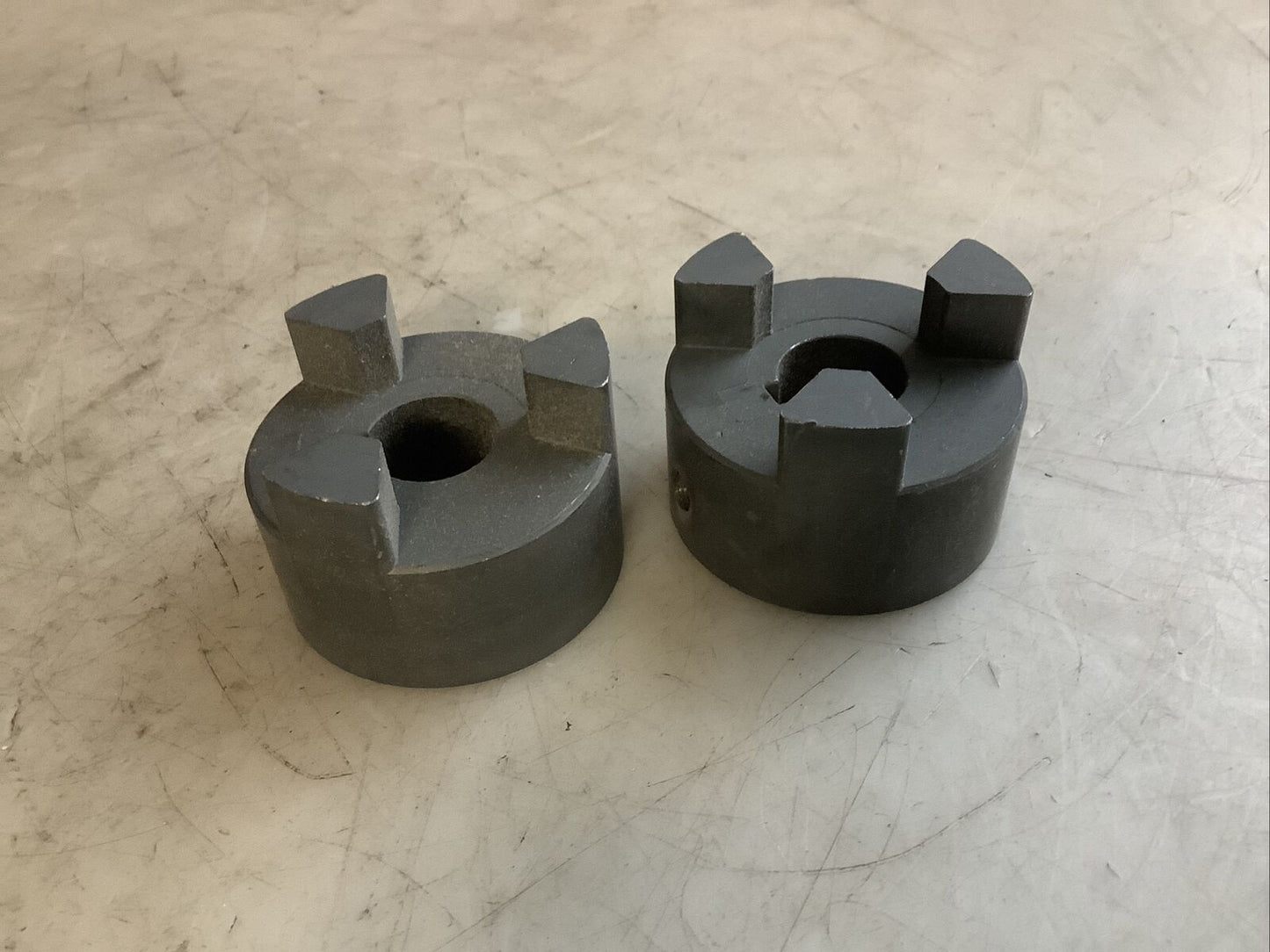 TB WOODS L09534 JAW COUPLING HUB 476 - QTY 2