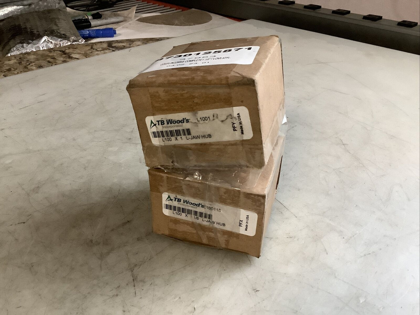 TB WOODS L100118 AND L1001 JAW COUPLING HUB AND TB WOODS 099 SPIDER INSERT 476