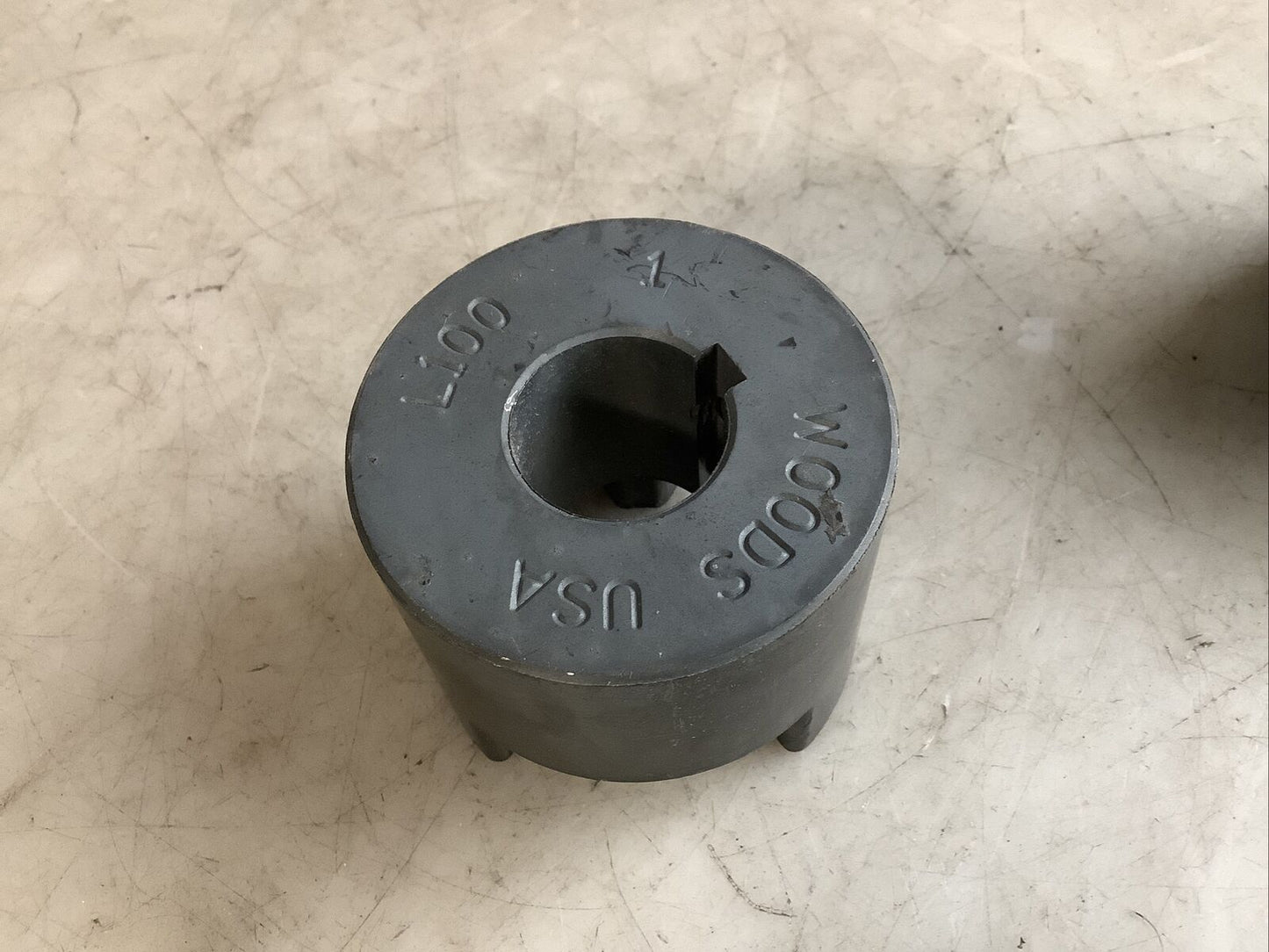 TB WOODS L100118 AND L1001 JAW COUPLING HUB AND TB WOODS 099 SPIDER INSERT 476