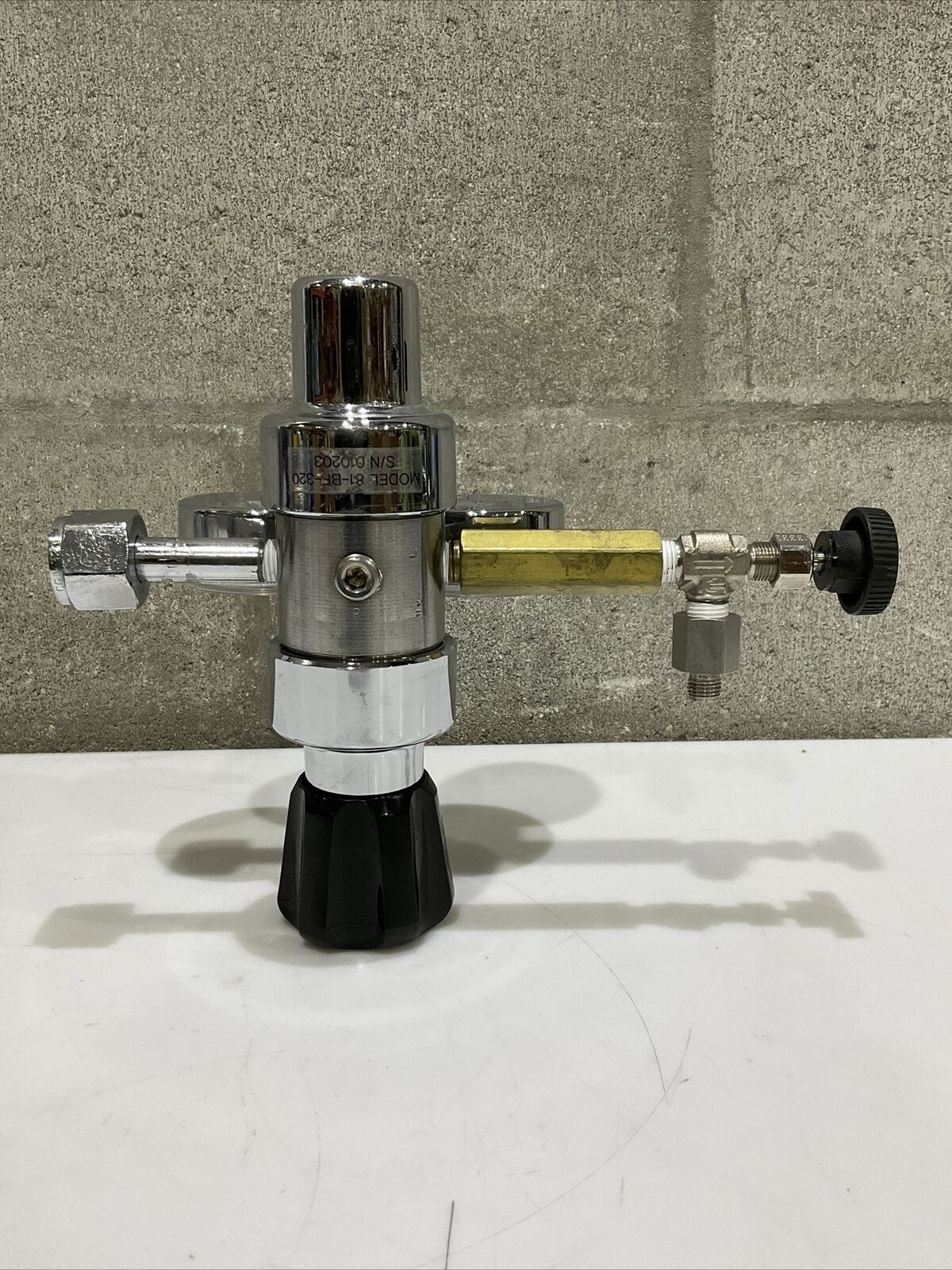 MATHESON 81-BF-320 DUAL GAUGE REGULATOR 476