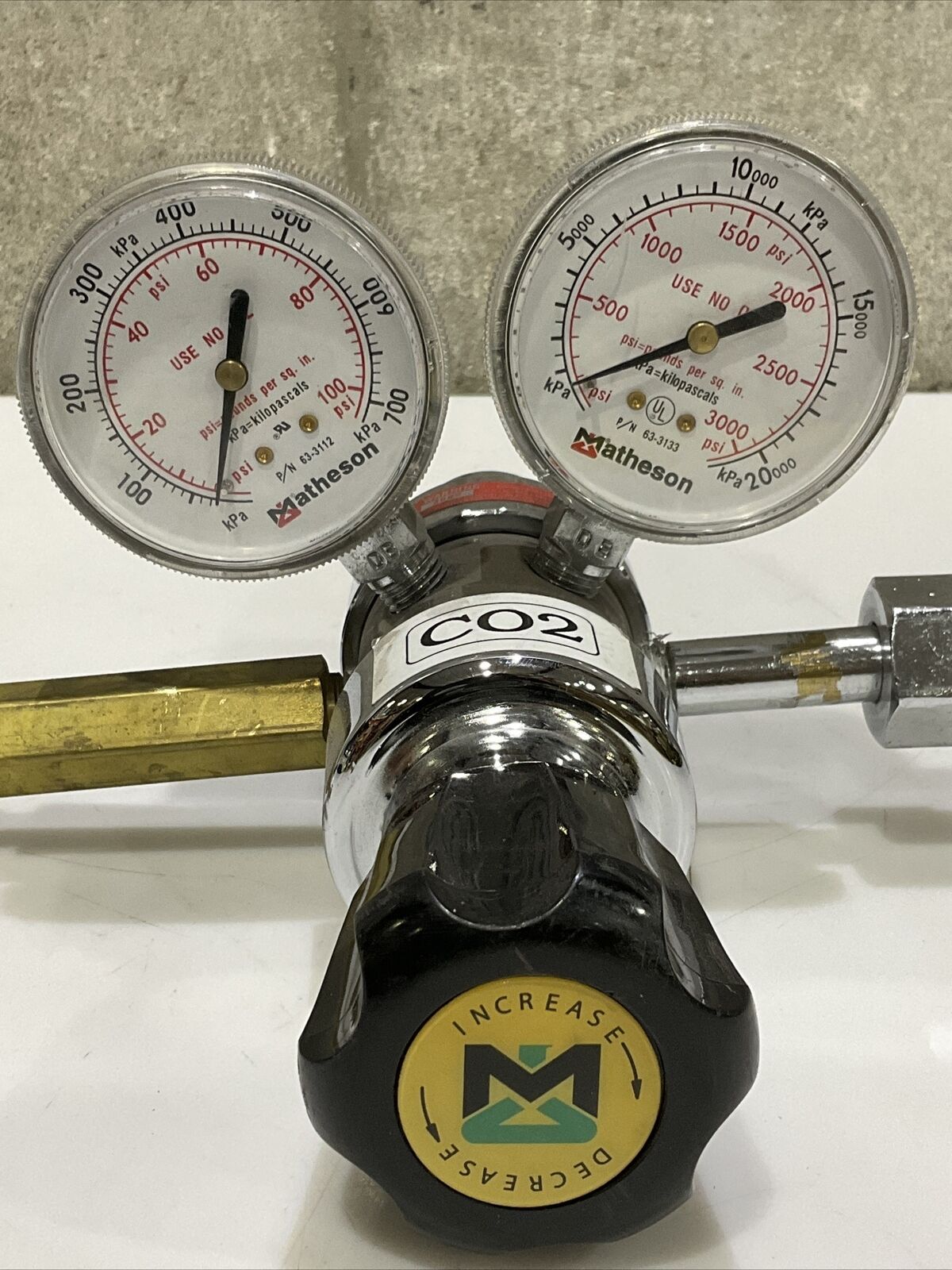 MATHESON 81-BF-320 DUAL GAUGE REGULATOR 476