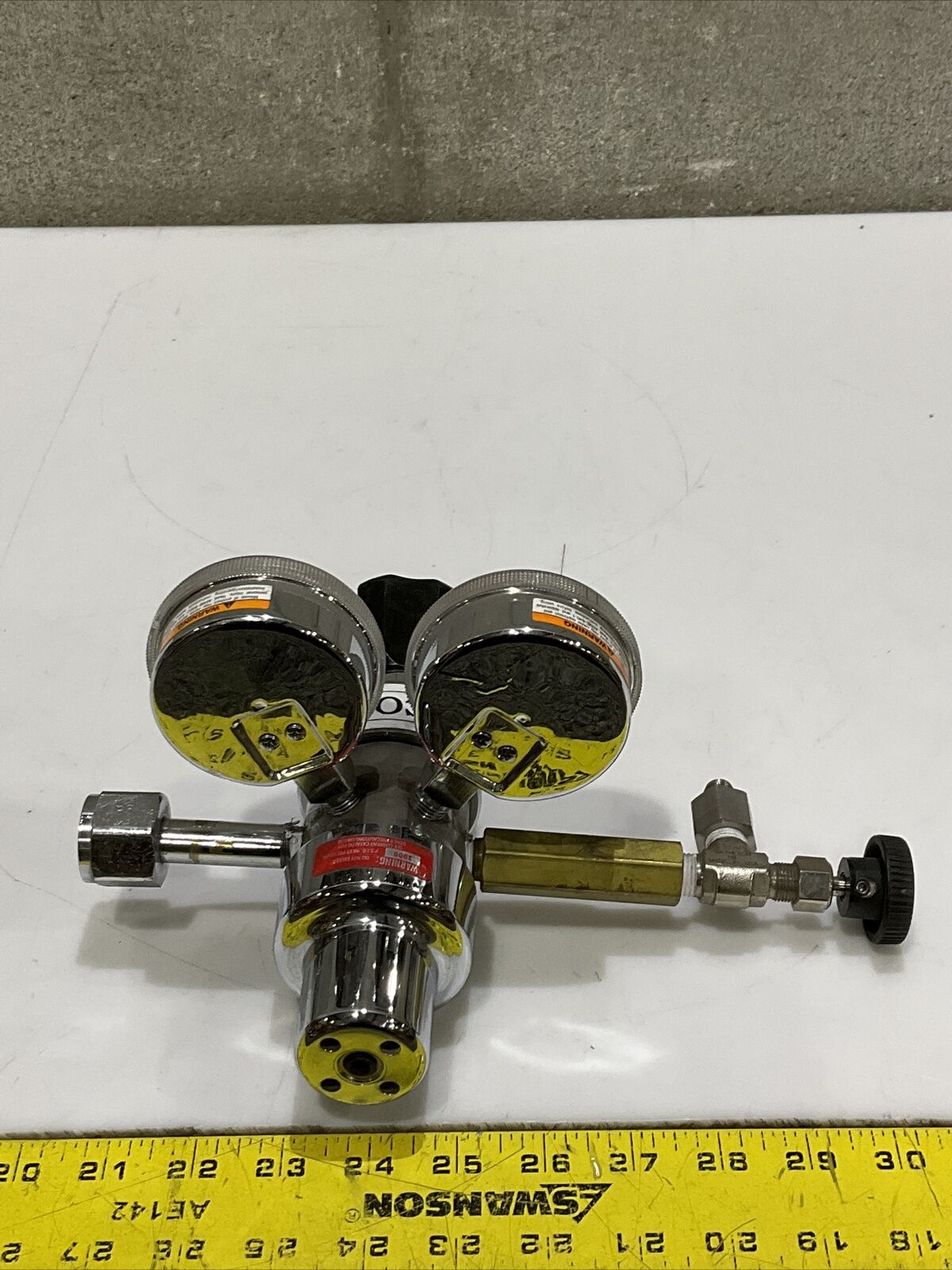 MATHESON 81-BF-320 DUAL GAUGE REGULATOR 476